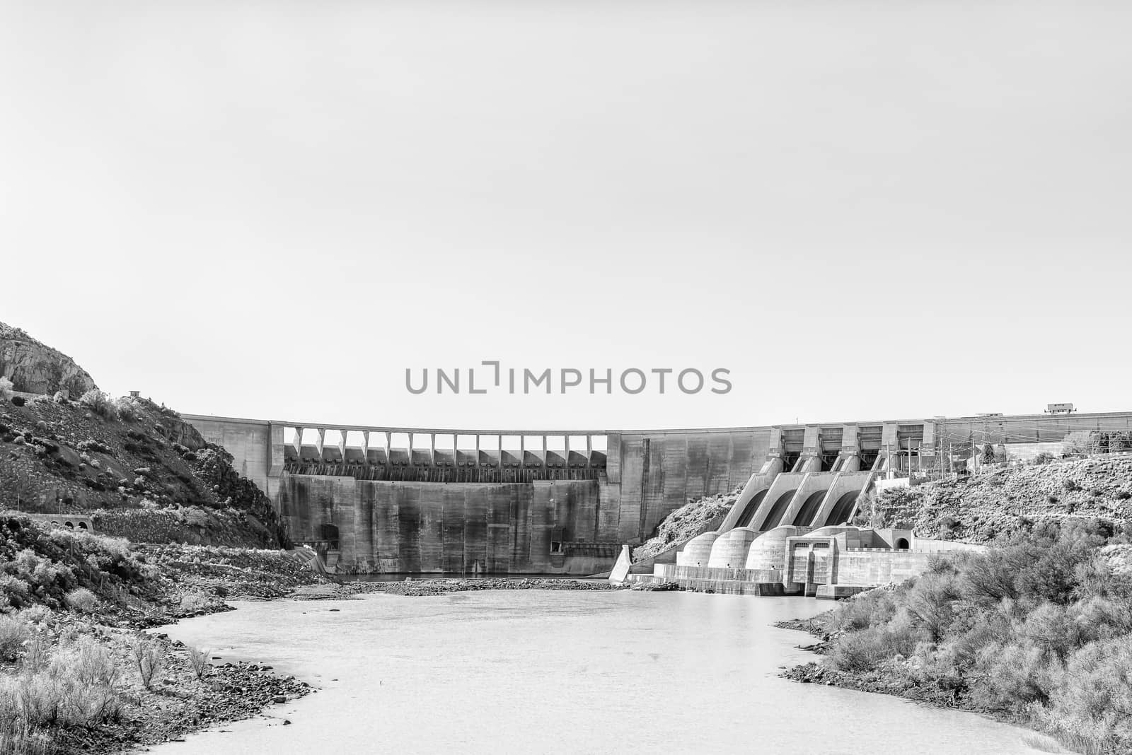 Monochrome view of the wall of the Vanderkloof Dam in the Orange River (Gariep River)