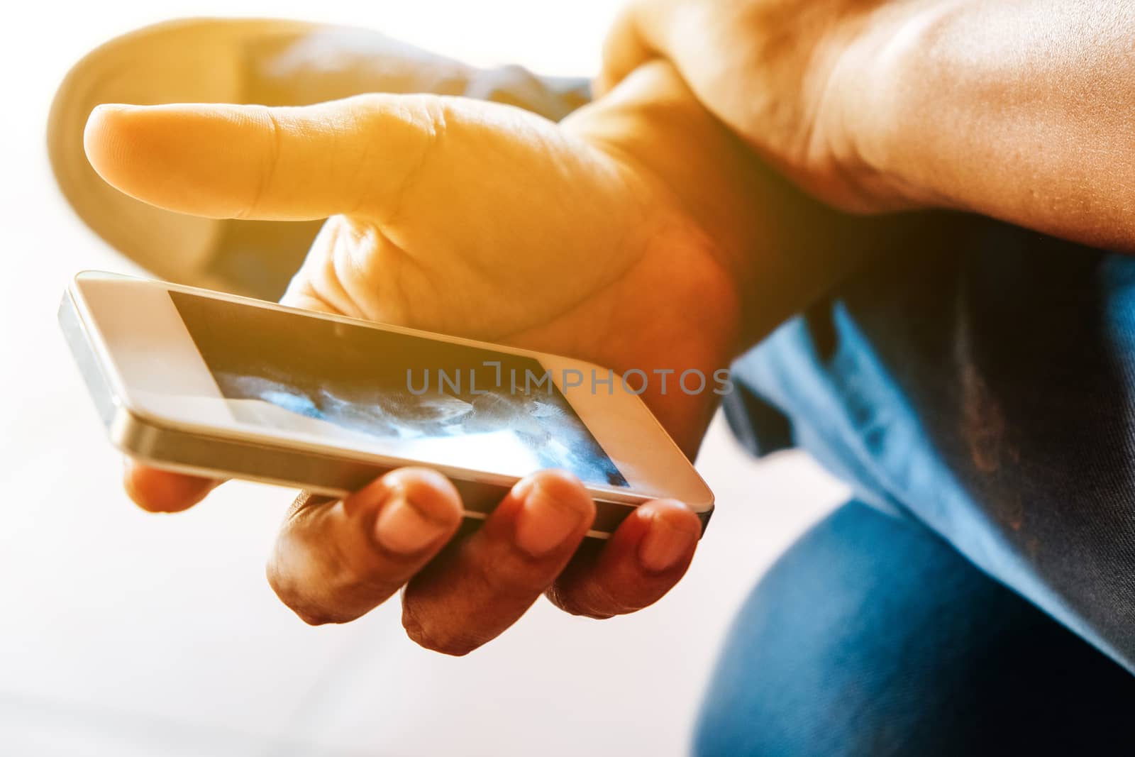 Using smartphone background