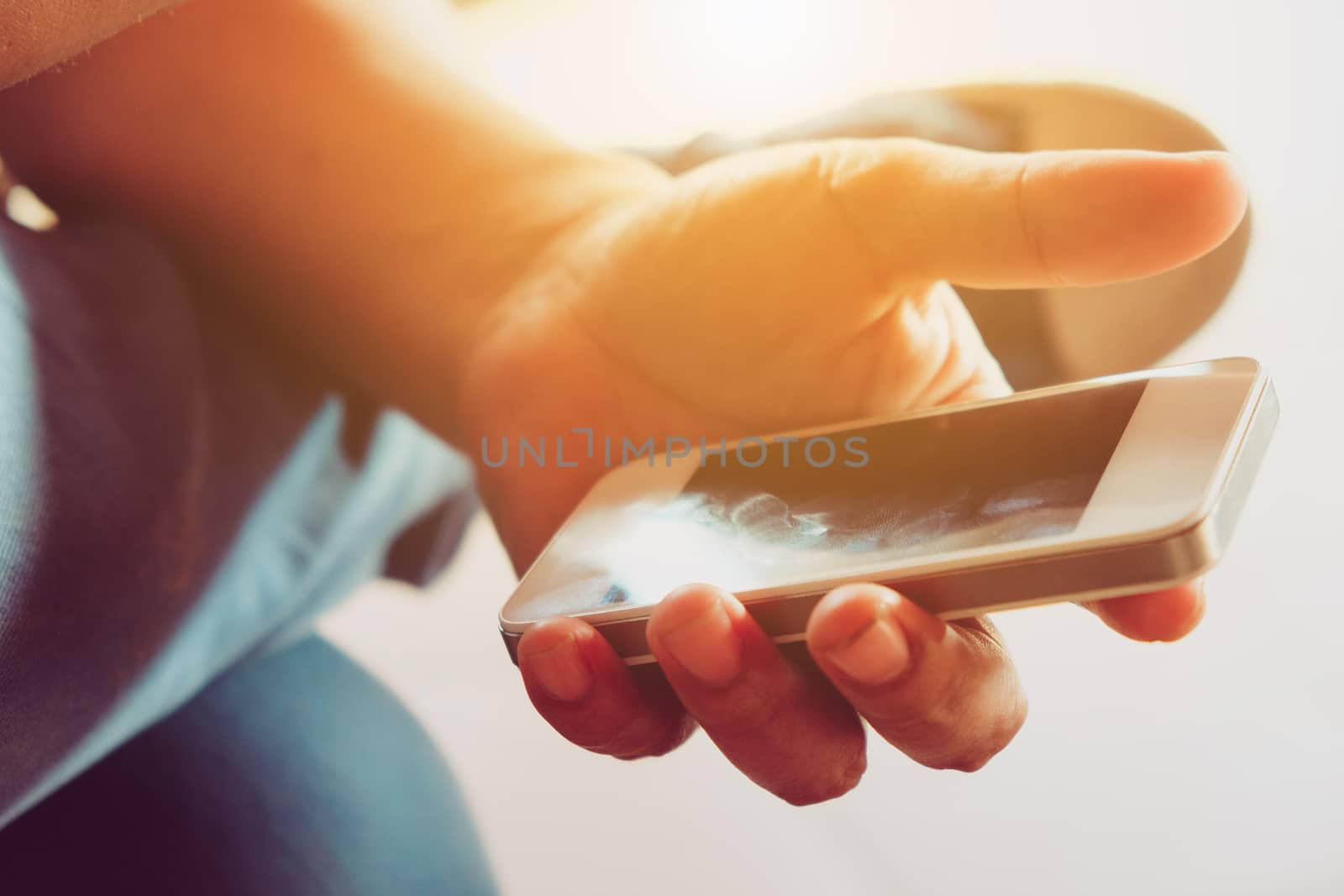 Using smartphone background