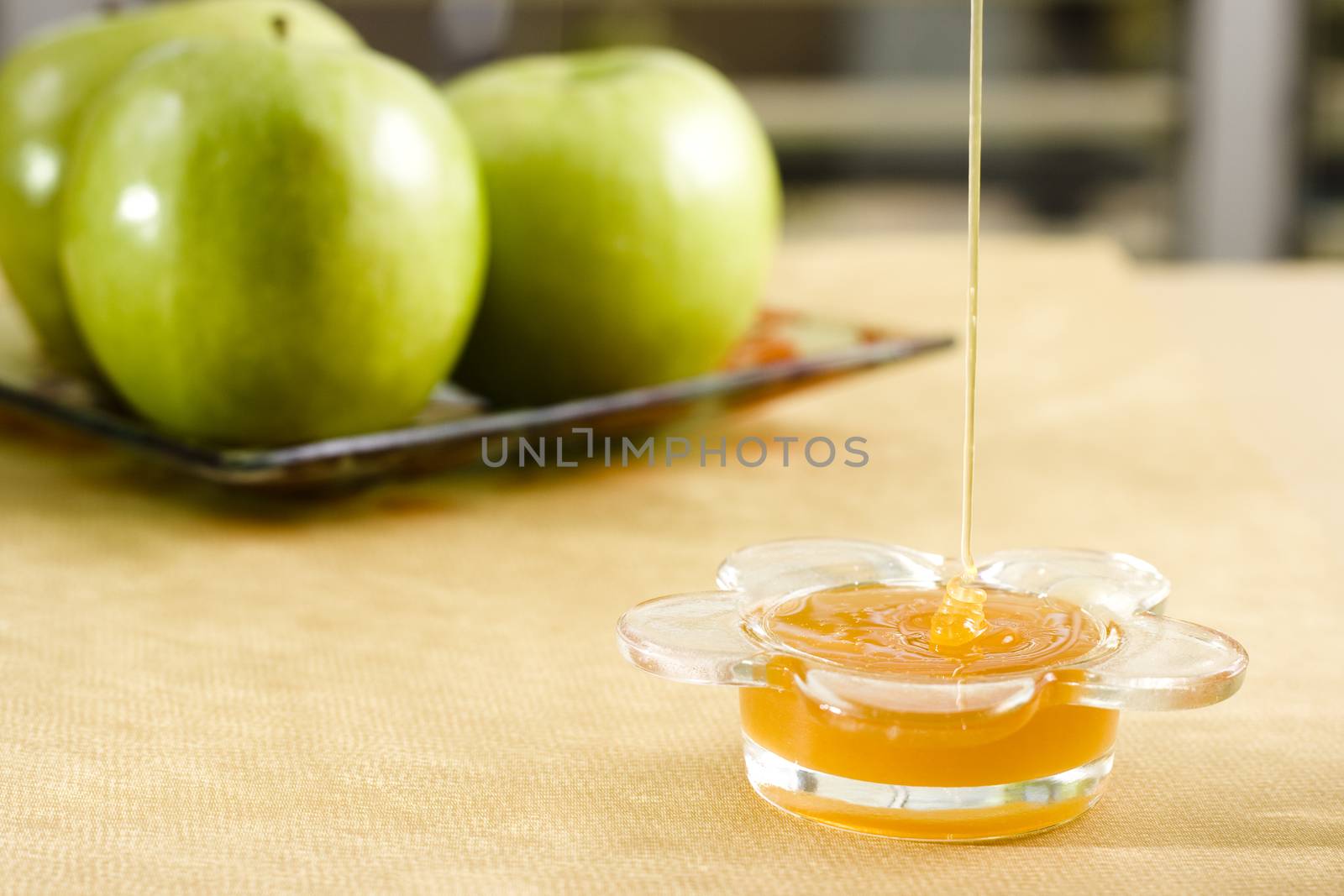 honey and apple by orcearo