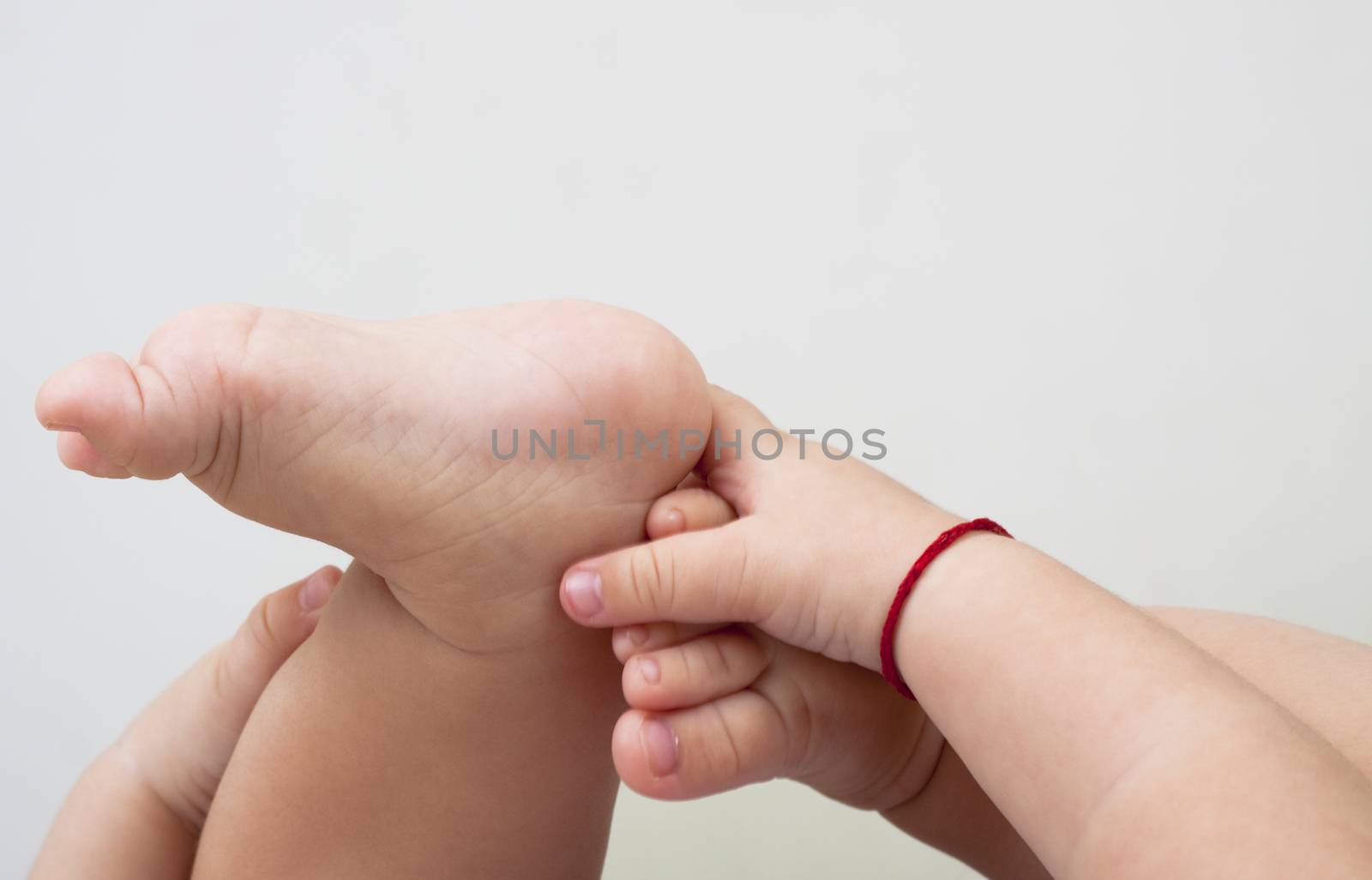 holding feet by orcearo
