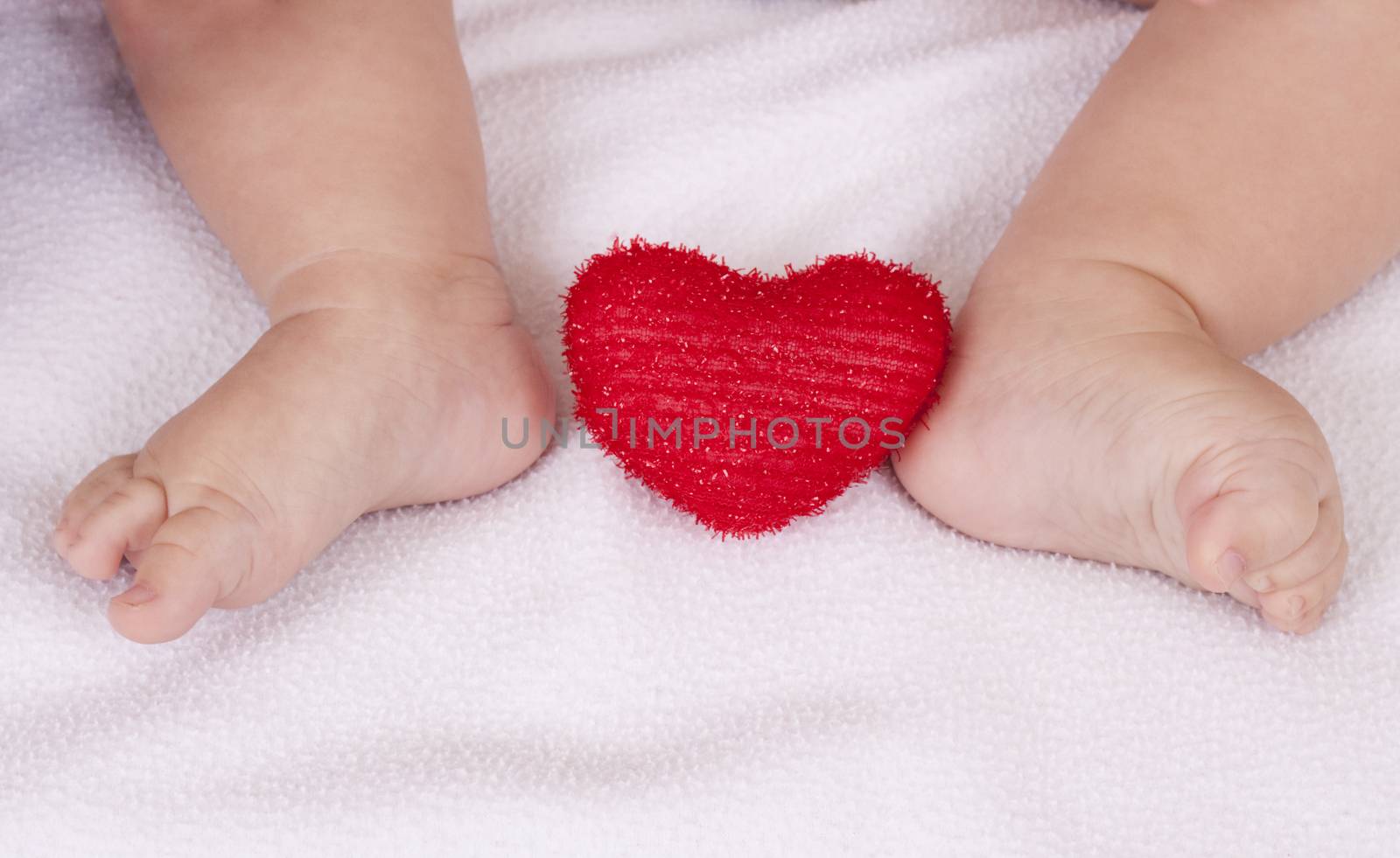 small red heart by orcearo