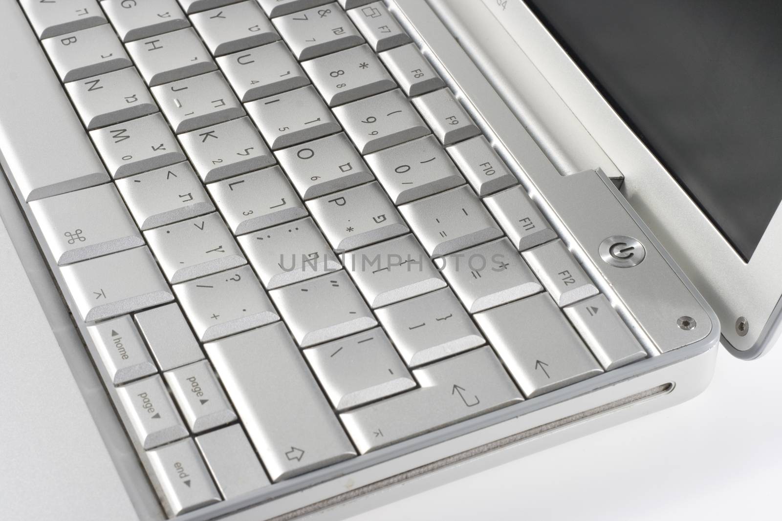 silver keyboard by orcearo