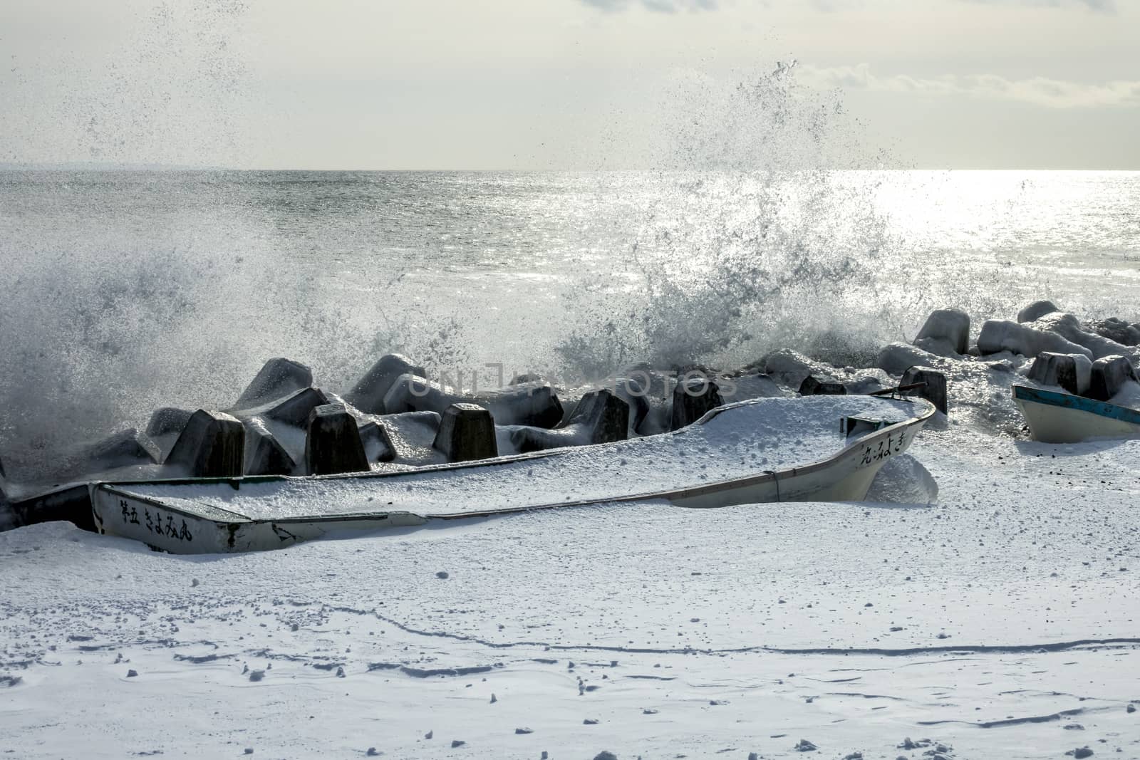 The snow boat by JasonYU