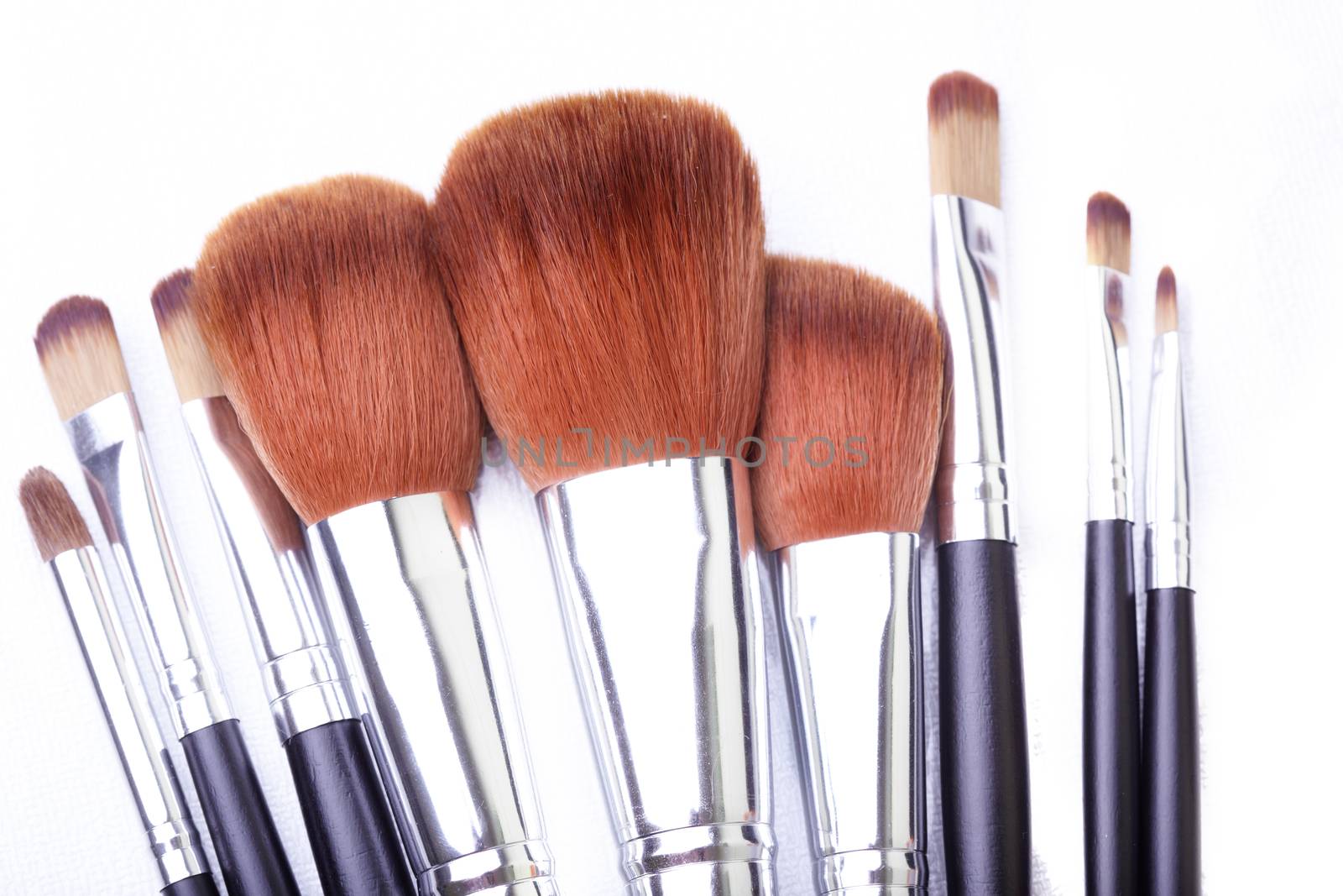 Makeup brushes by Novic