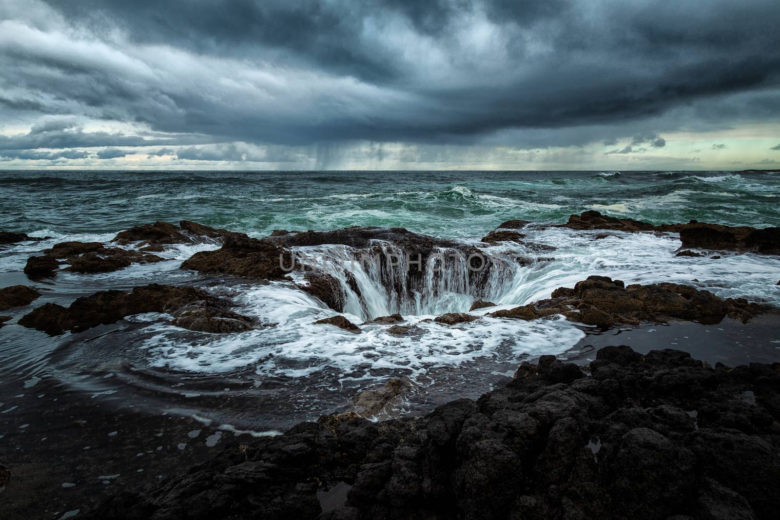 Stormy Day at Thor's Well, Oregon, USA by backyard_photography