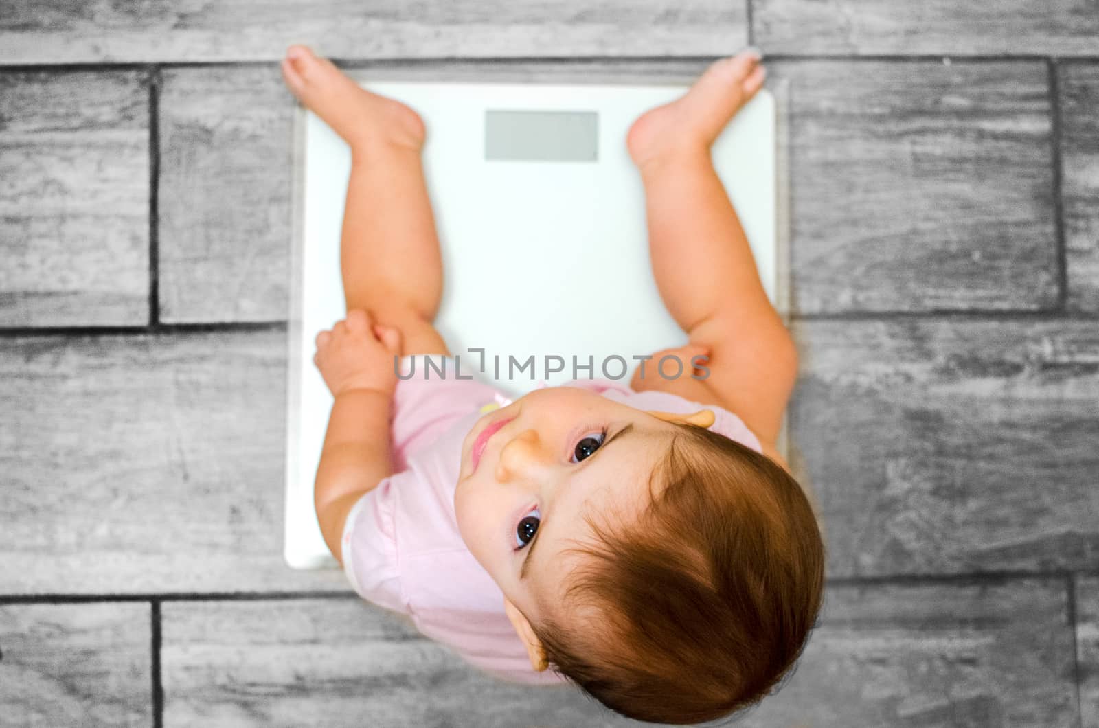 baby weight scale by LucaLorenzelli
