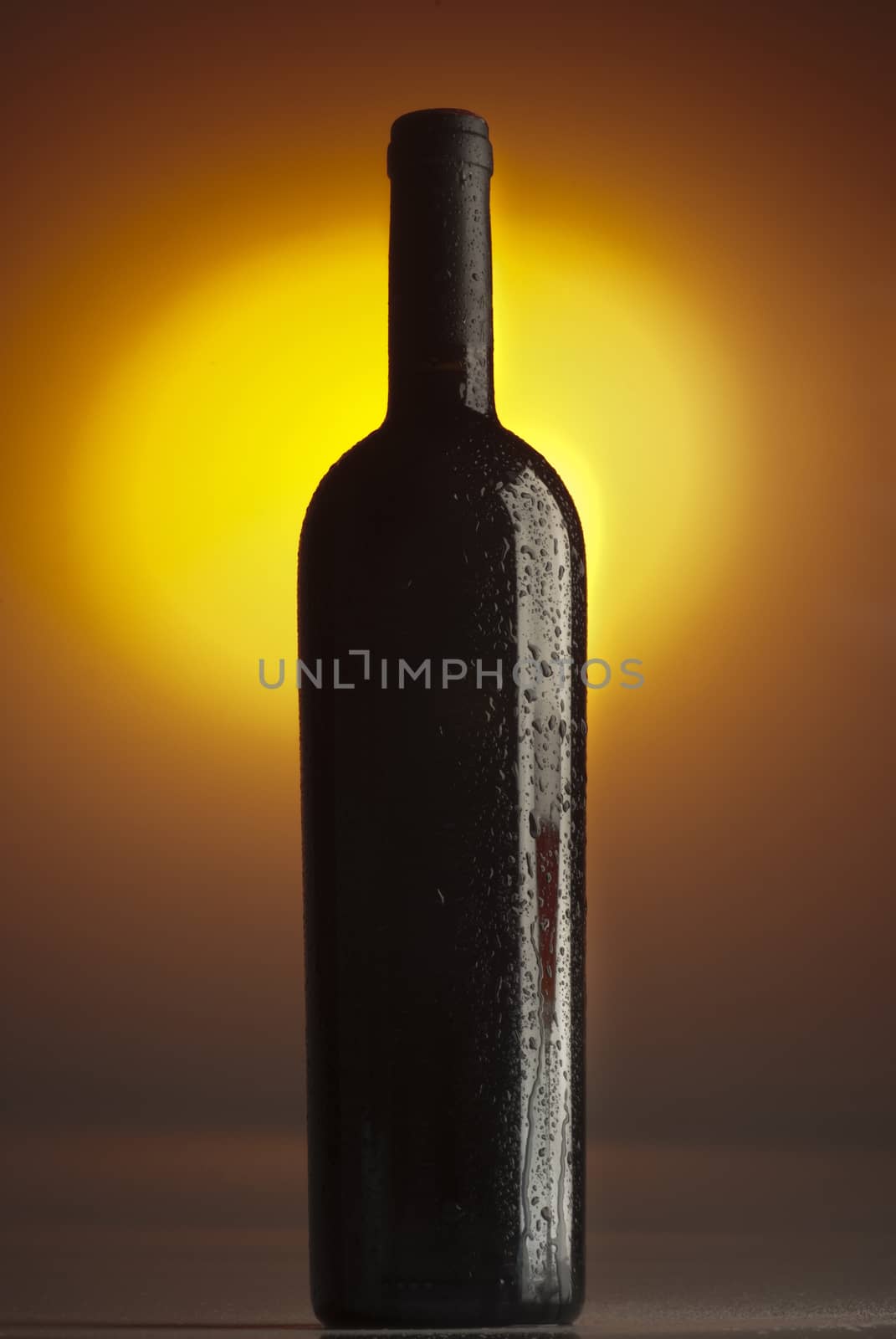 Bottle of wine, reflection of a glass of wine, red wine, drops by jalonsohu@gmail.com