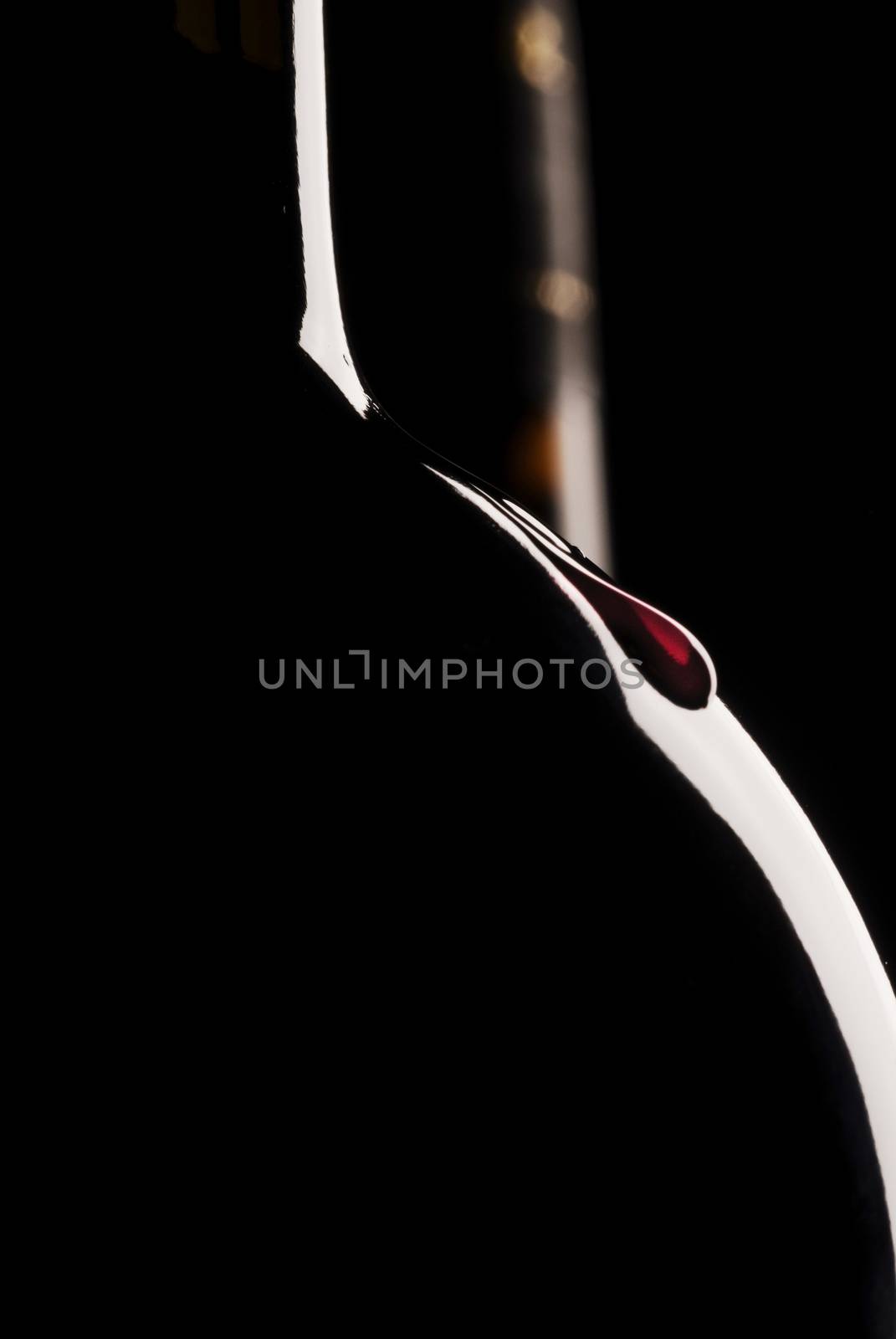 Silhouette of wine bottle, black background, two wine bottles, vertical, wine drop by jalonsohu@gmail.com