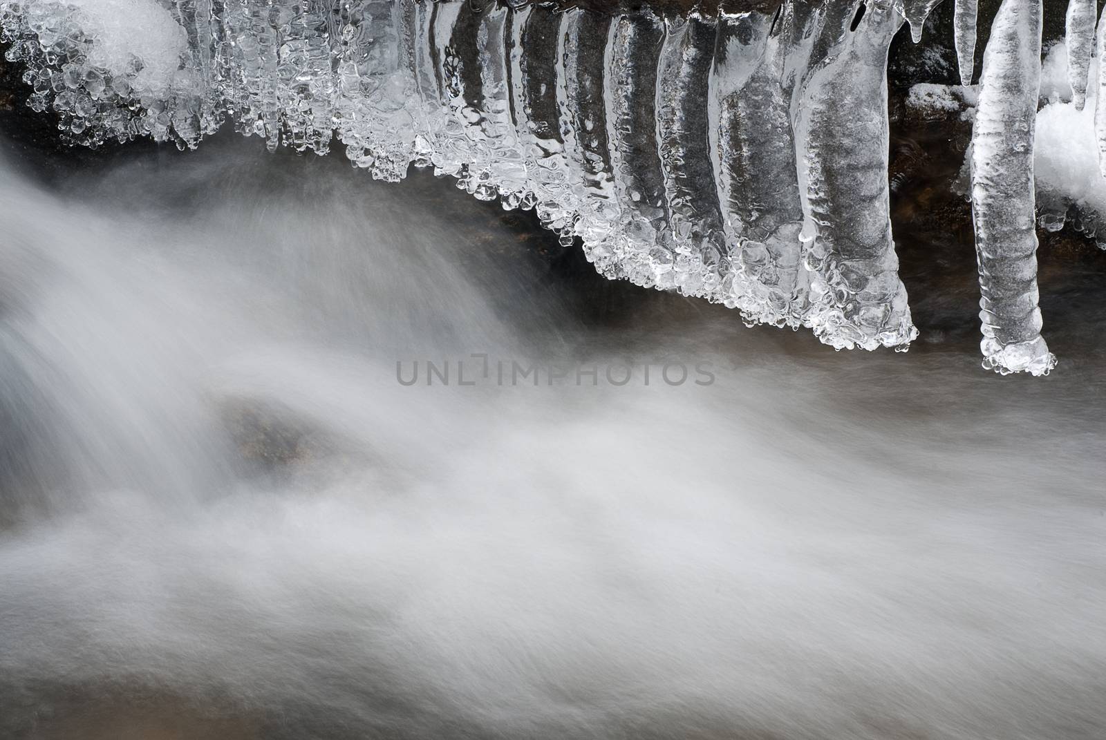 Formations of ice and snow near a river, Cold by jalonsohu@gmail.com