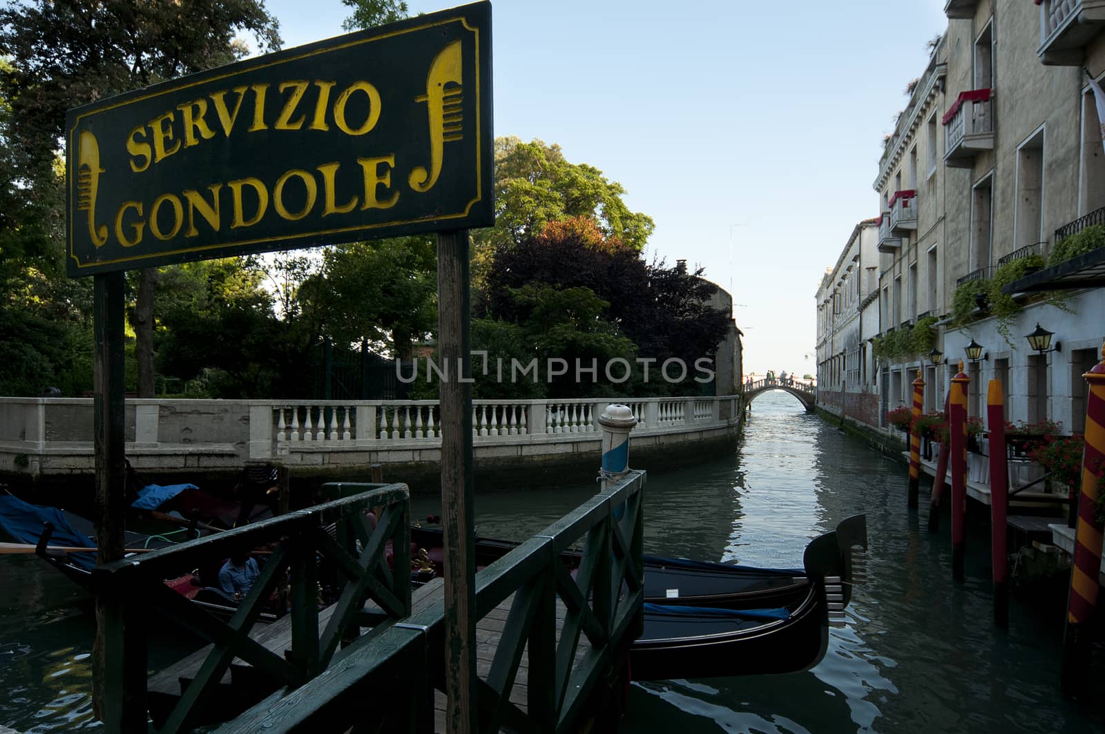 Gondola Service, Venice, Italy by jalonsohu@gmail.com