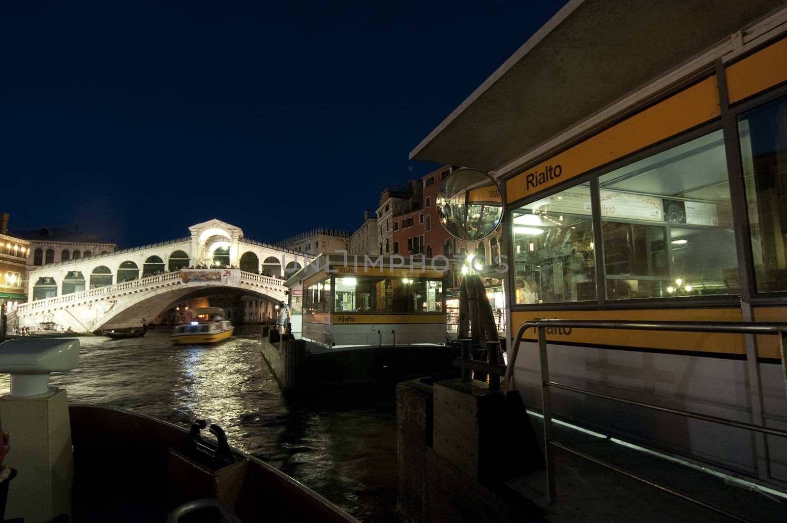 Rialto Bridge in Venice, Italy by jalonsohu@gmail.com