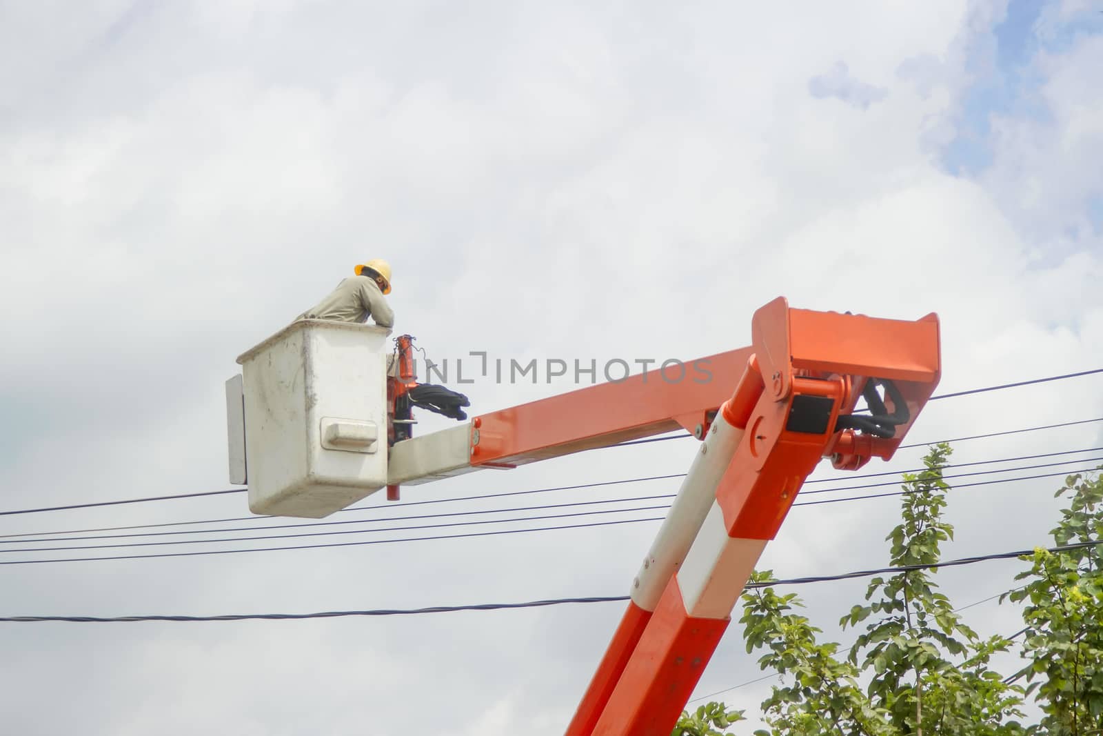 Orange Cranes to Repair Cord