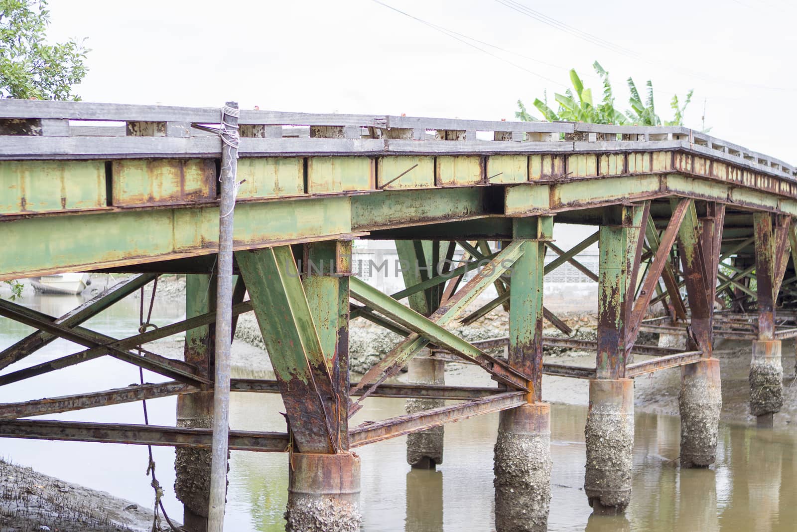 Green iron bridge Old and rusty