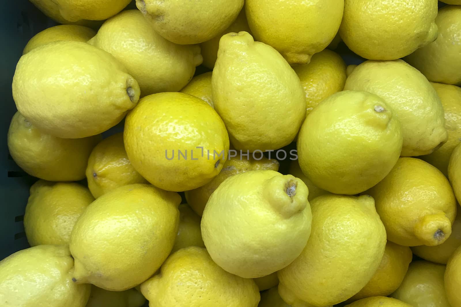 Many yellow lemon for cooking