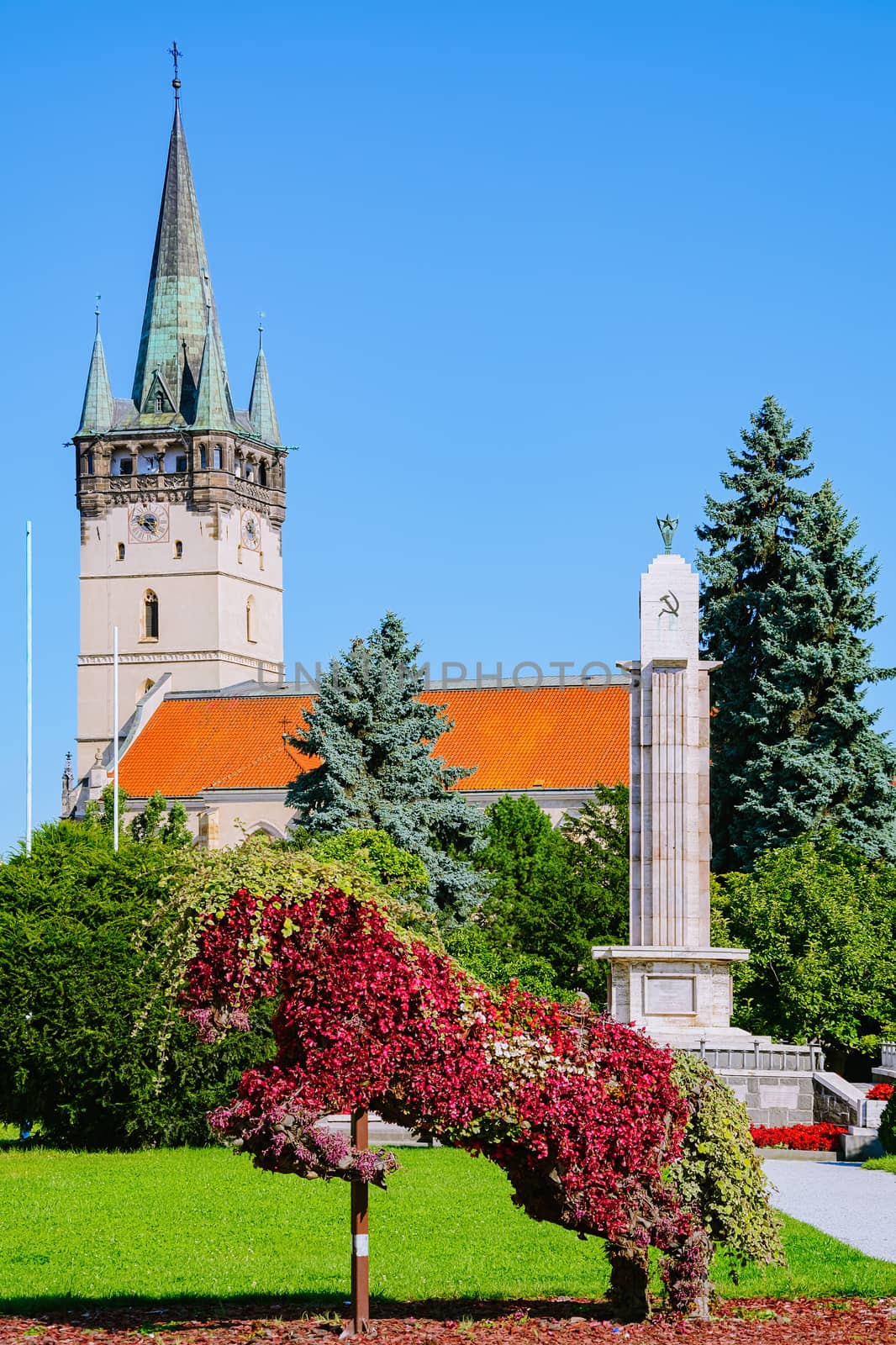 Flower Horse in front of  the Co-Cathedral of Saint Nicholas