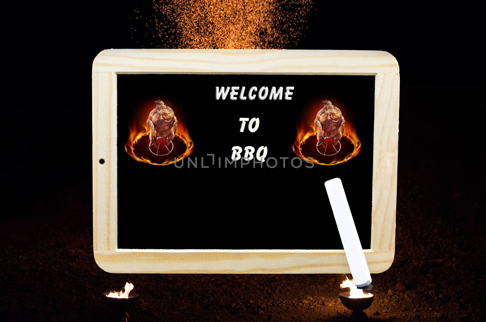 Schild mit Aufschrift in Englisch - Willkommen zur Grillparty 

