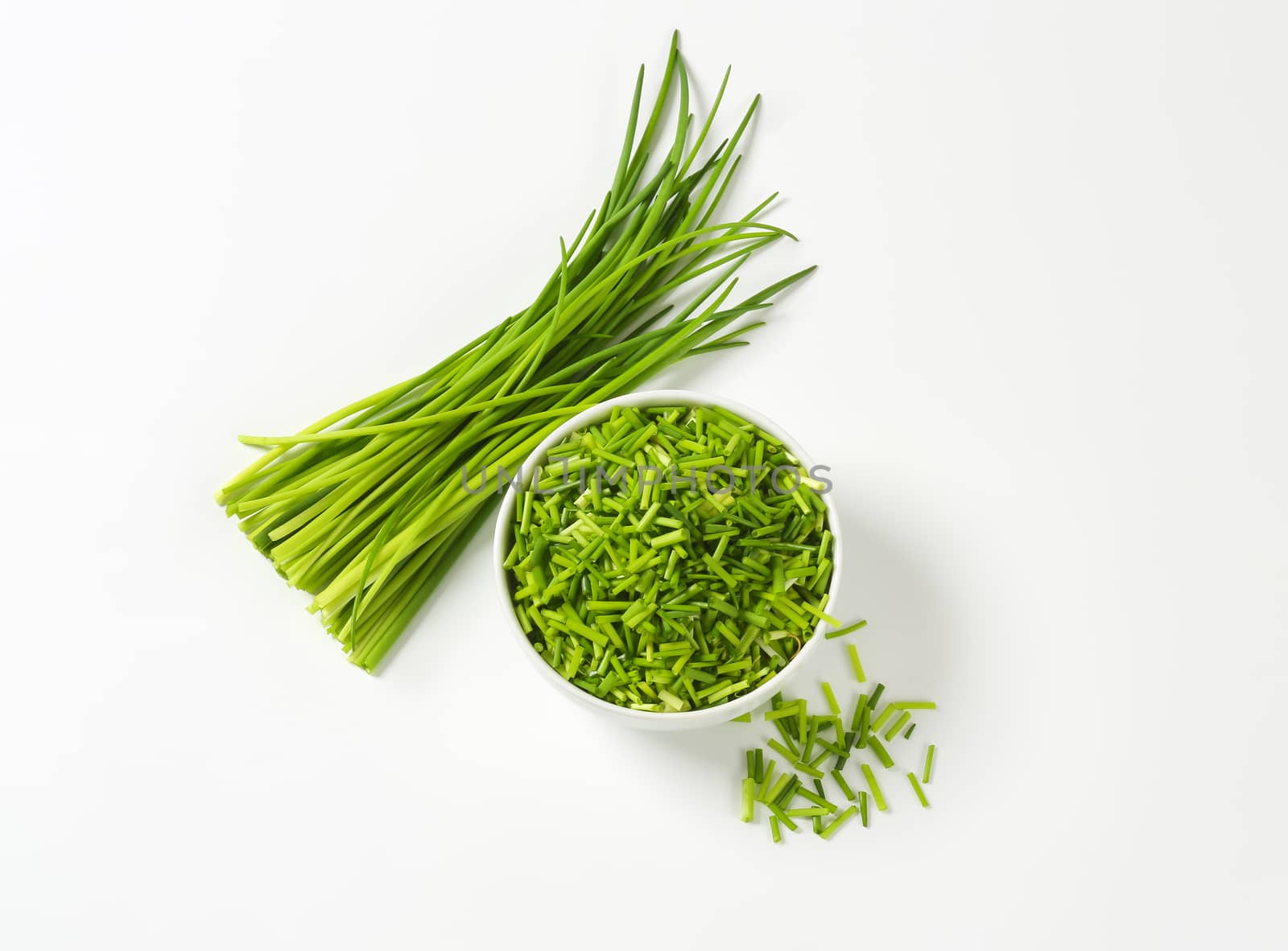 Fresh chopped chives by Digifoodstock