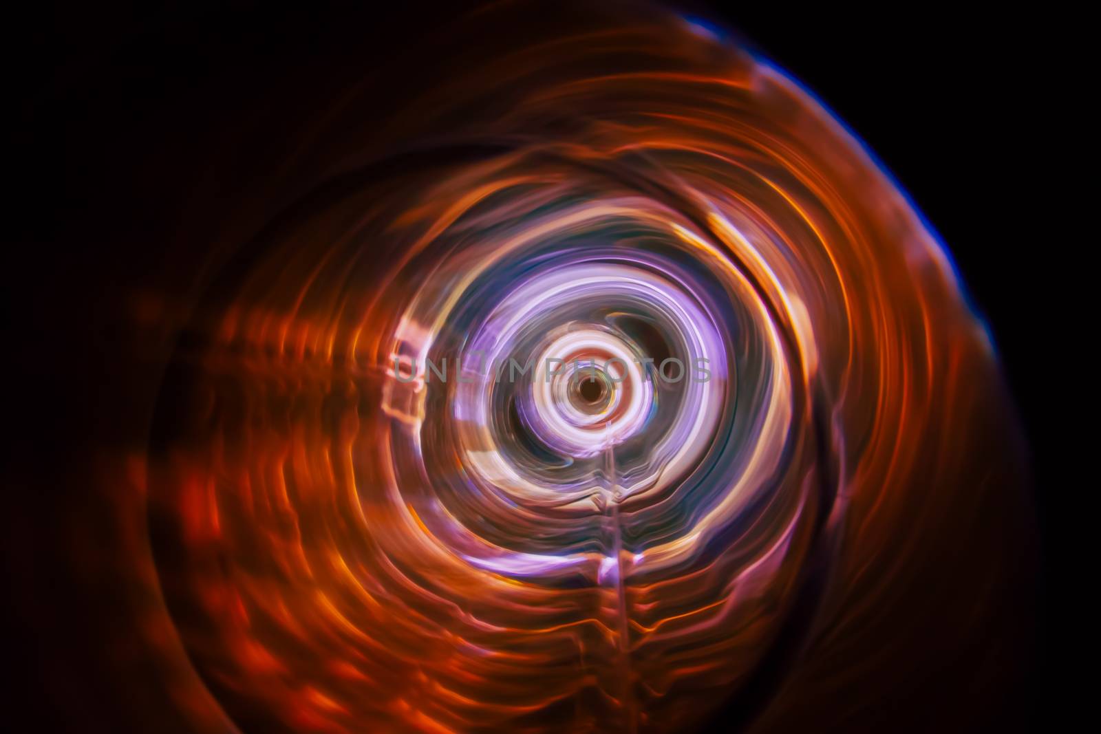 Sound waves in the visible full color in the dark