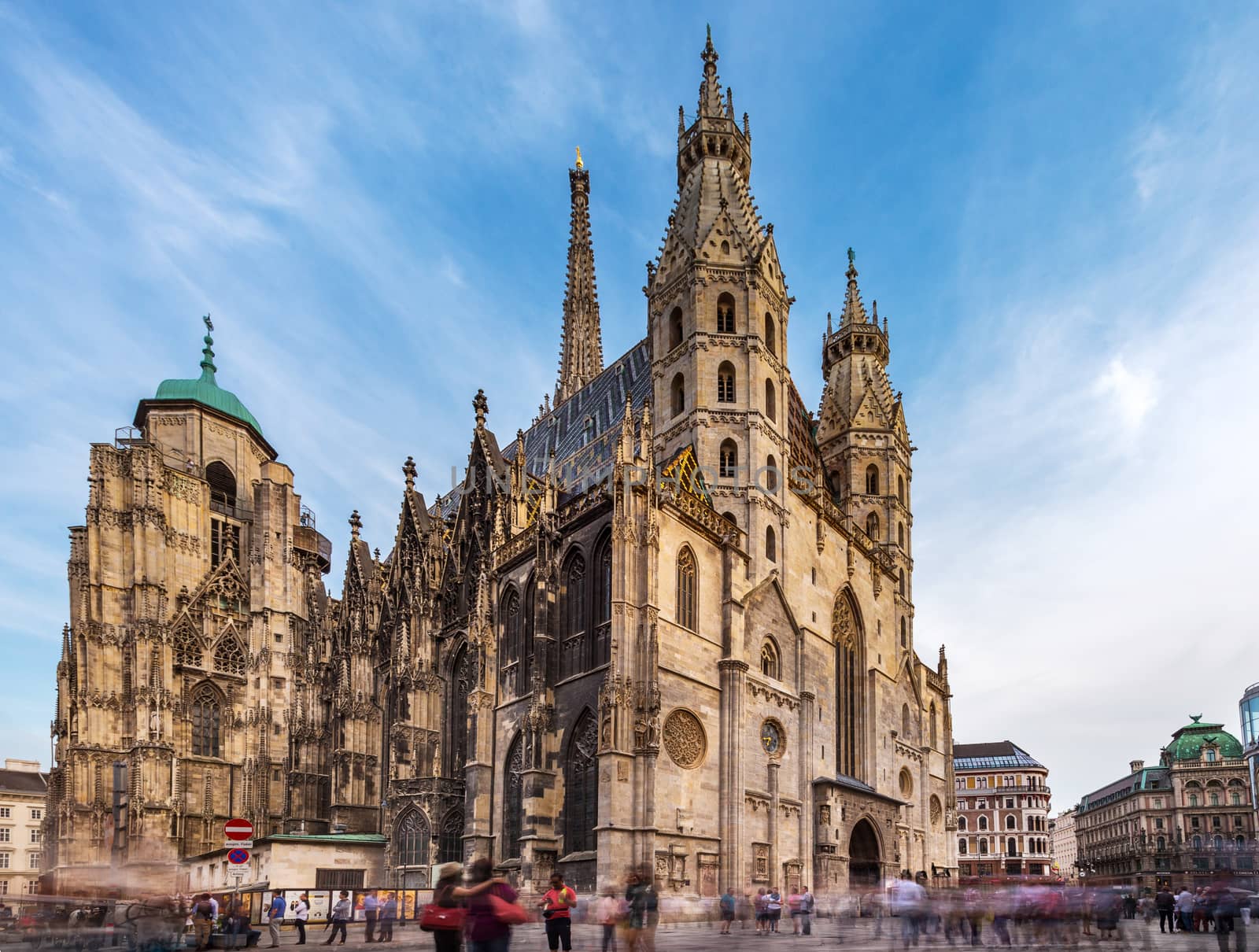 Crowd of tourist travel in shopping street in center of Vienna w by kunchainub