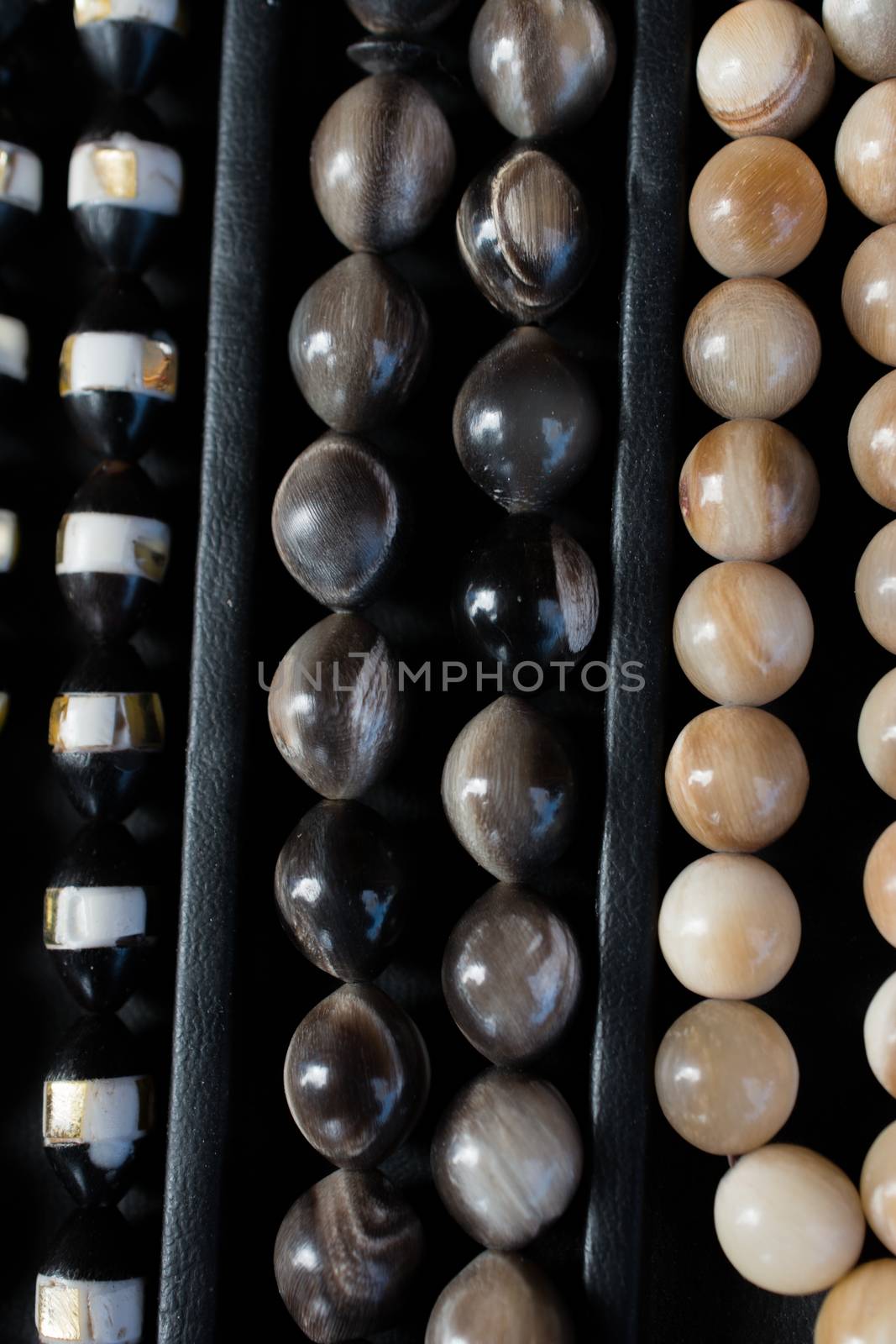  Beads of the same type and color by berkay