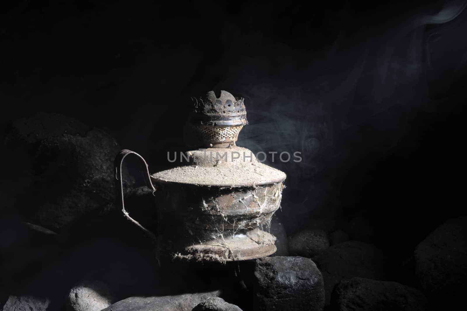 kerosene lamp which has not been used for a long time