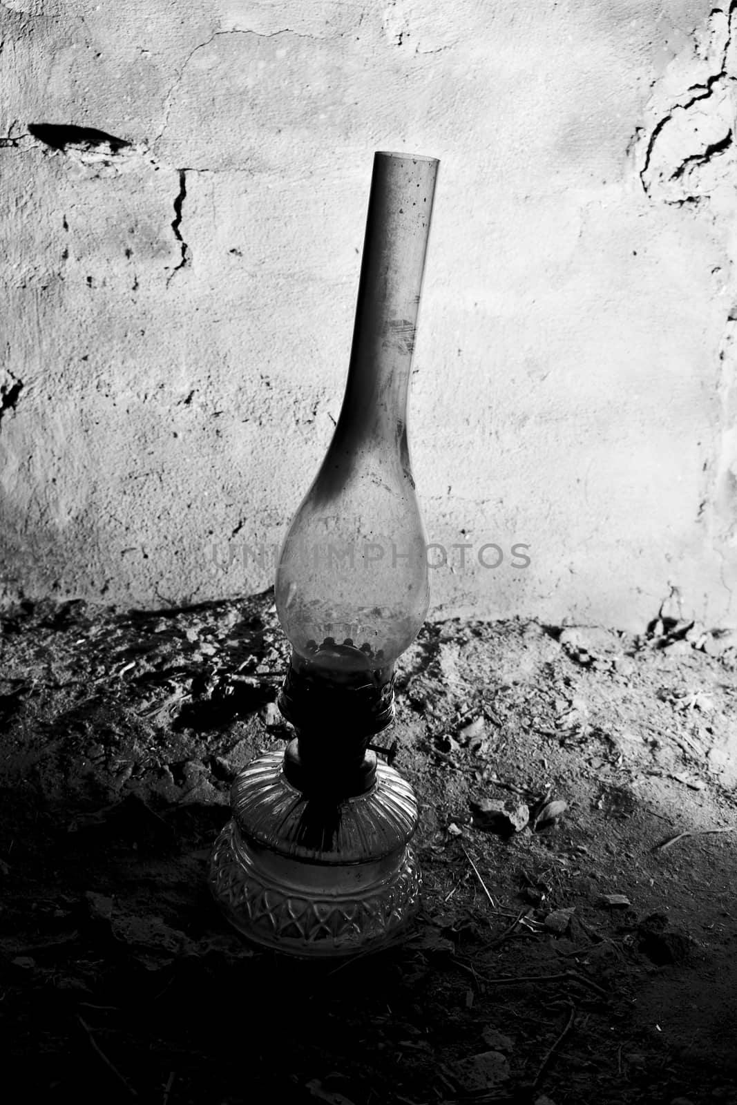 glass kerosene lamp