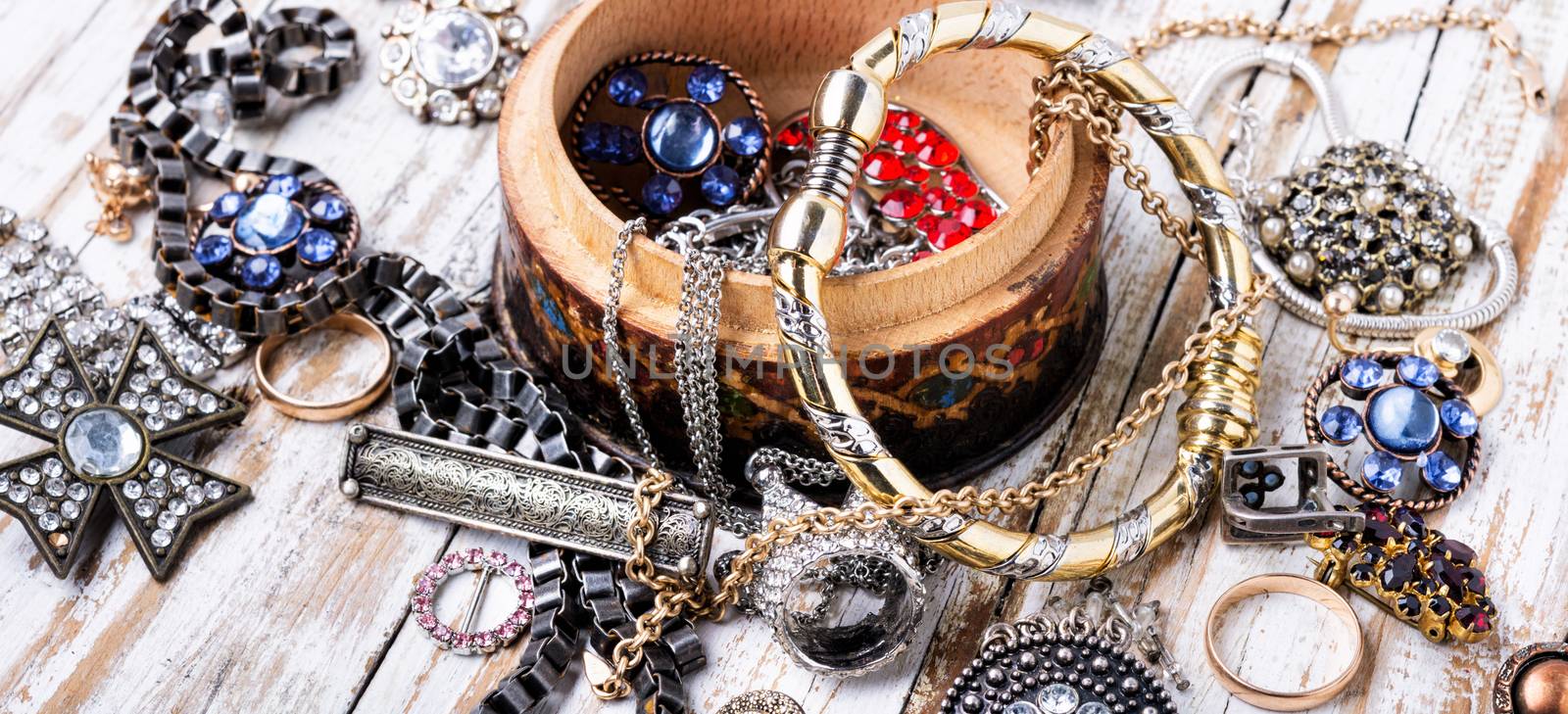 Jewelry and bijouterie. by LMykola