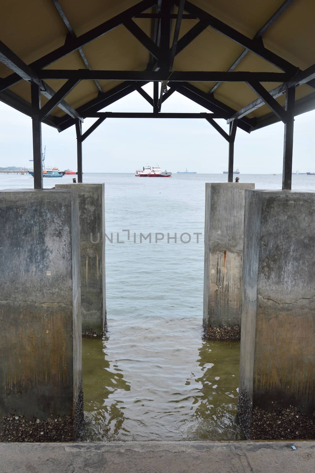 concrete pier by antonihalim