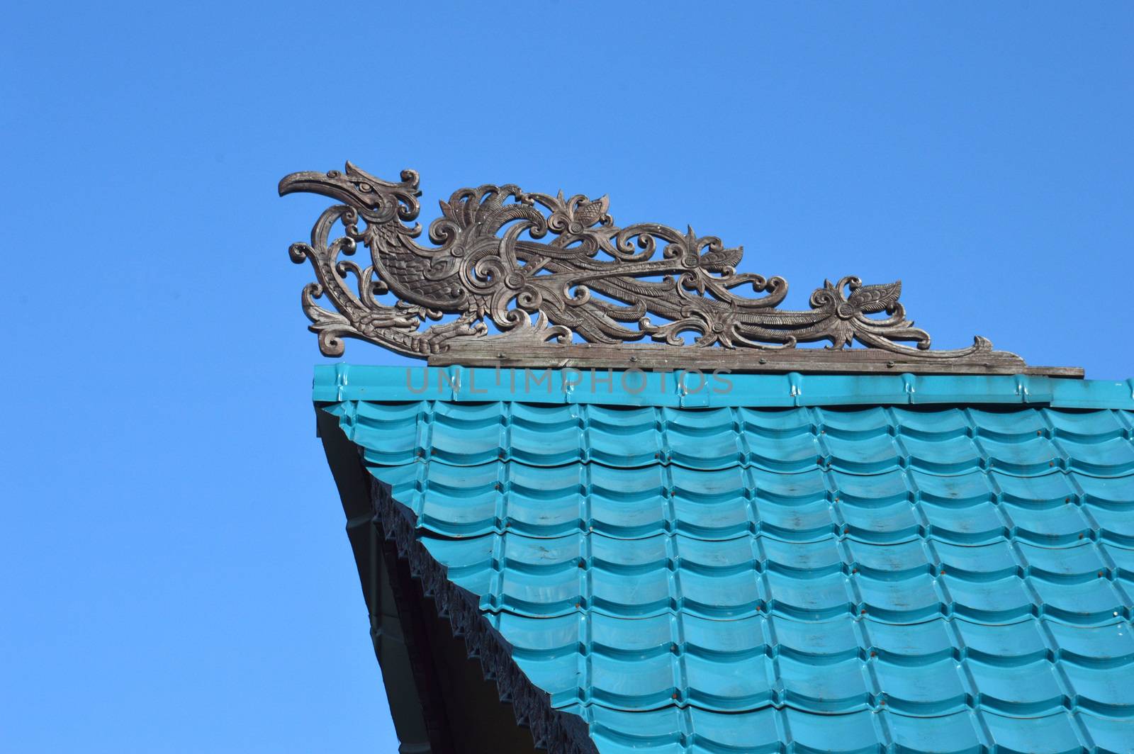 traditional carvings on the roof