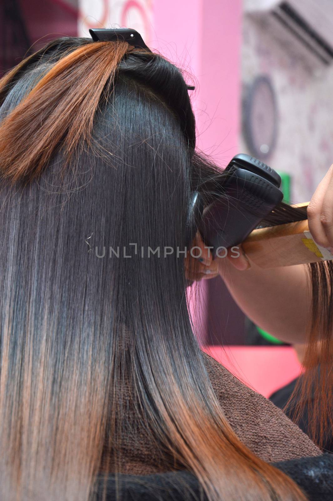 hair treatment clamp hair in beauty salon
