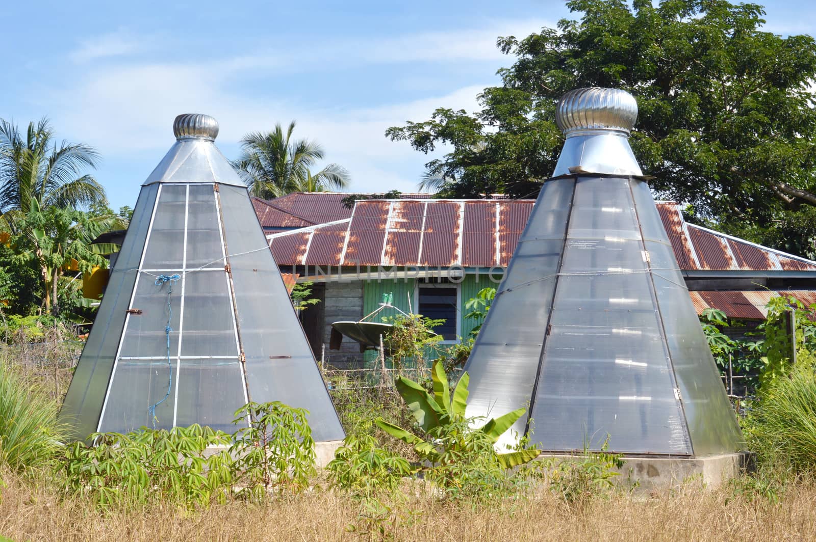 housing drier seaweed using solar light energy at Tarakan Indonesia