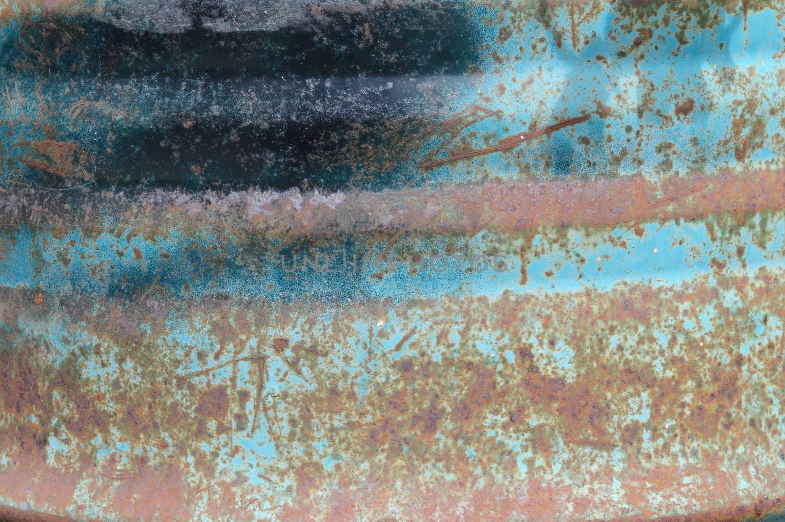 texture of the paint peeling iron drum by antonihalim