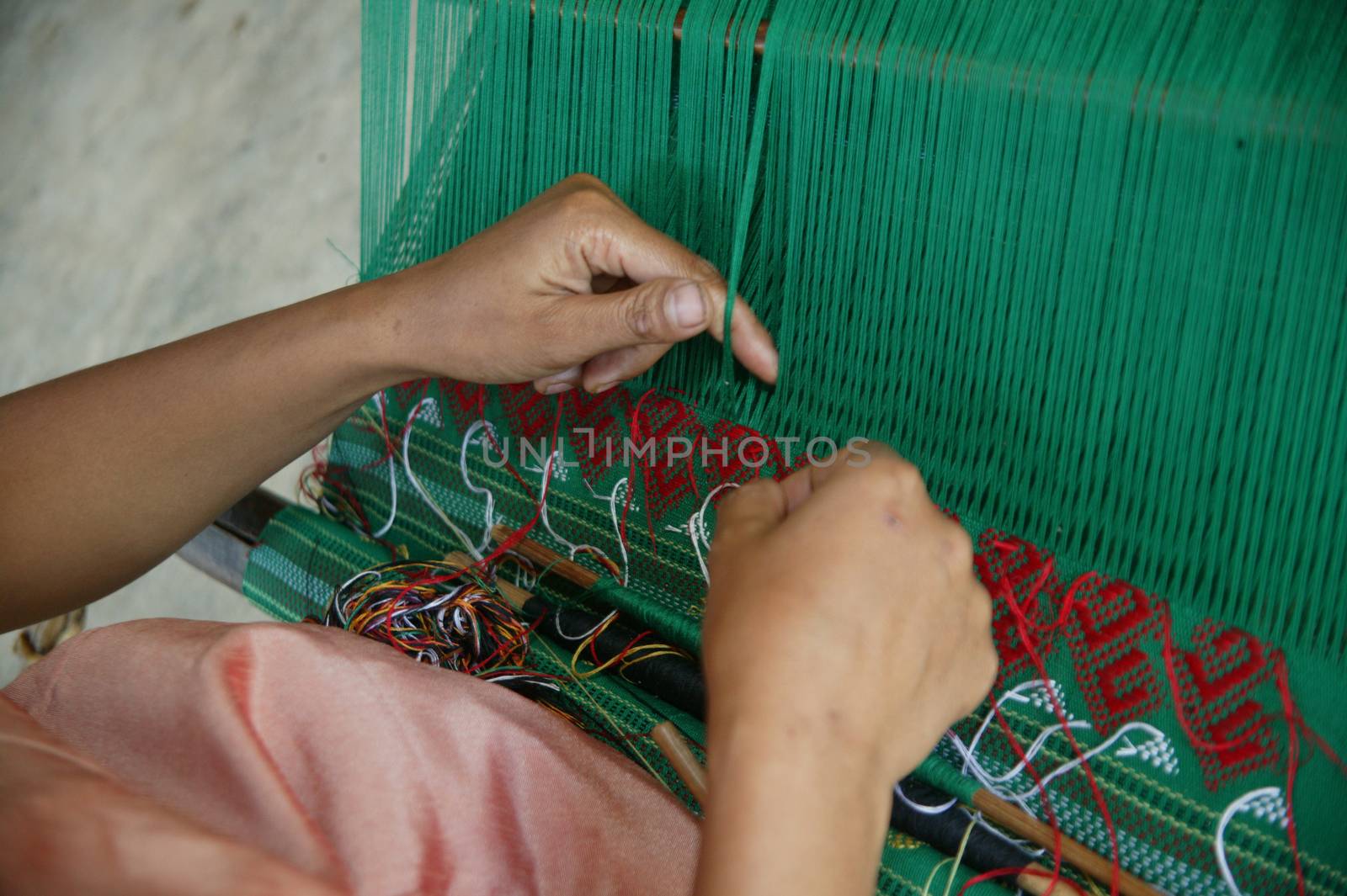  Toraja traditional cloth weavers
