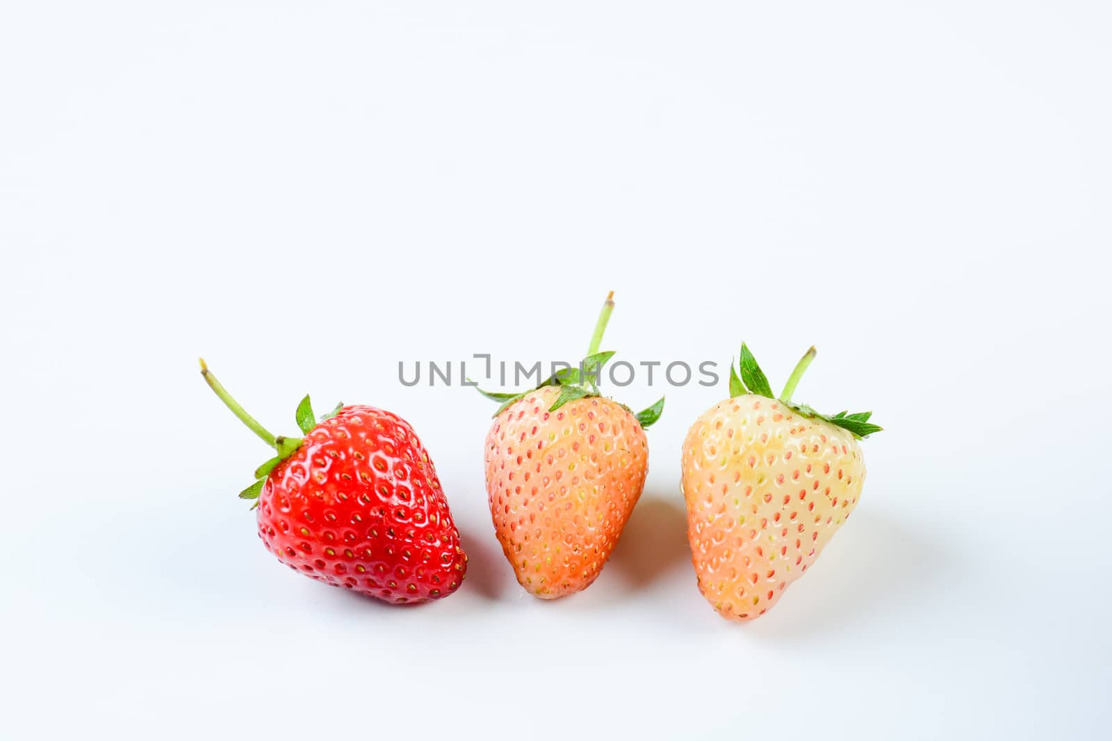 strawberries on white background by yuiyuize