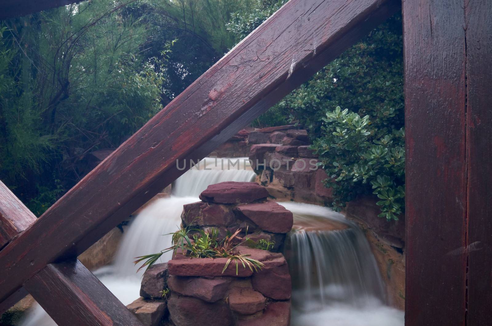 Long exposure to the waterfall from the bridge of Benicalap Park