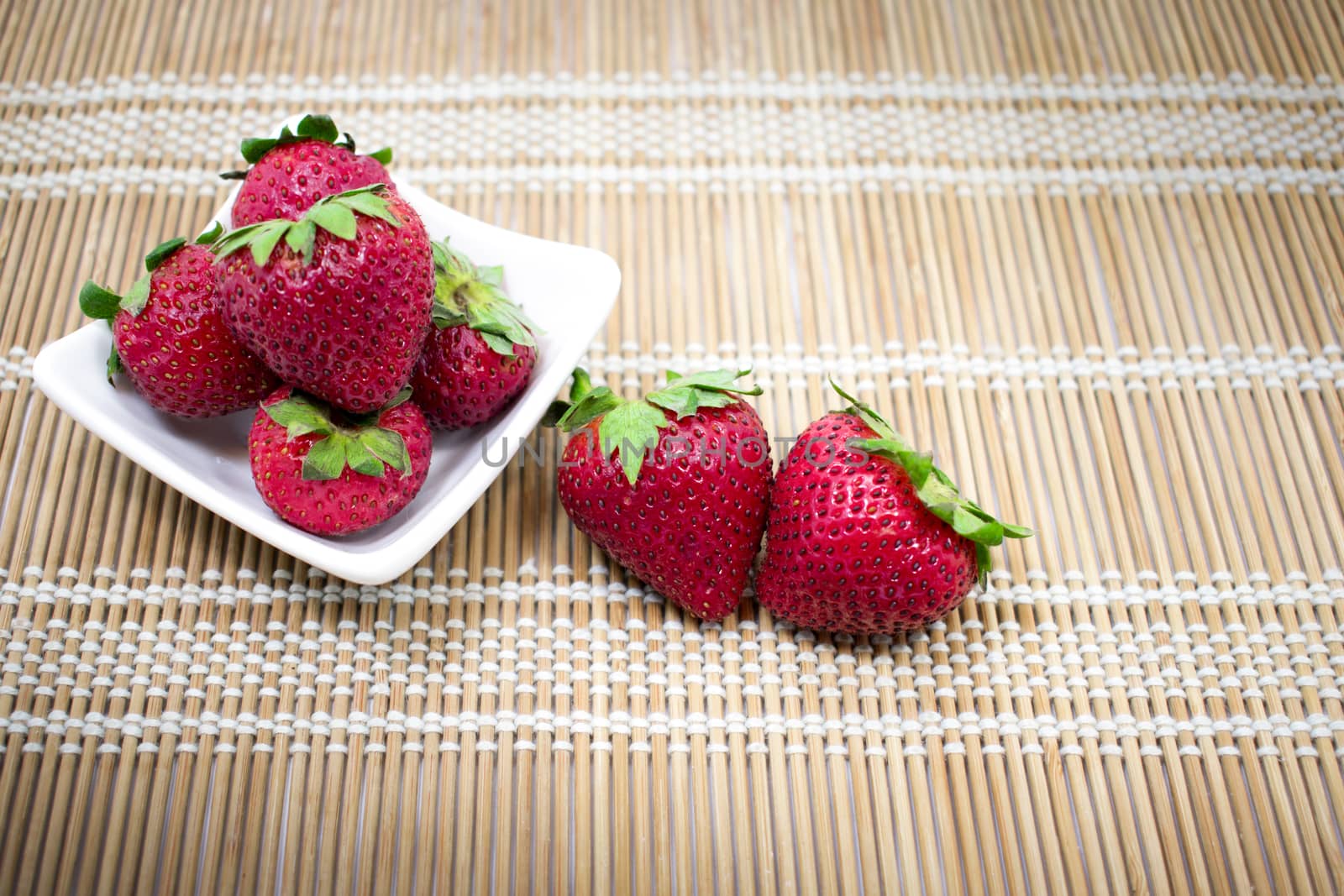 Enjoy Fresh Strawberries! by seika_chujo