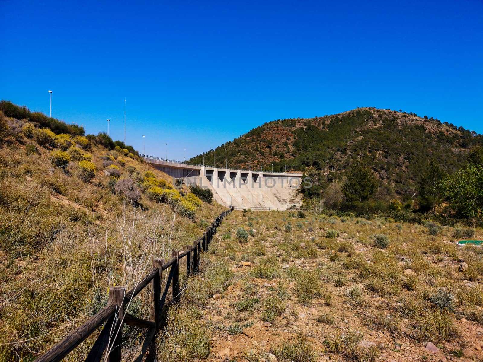 View of the Palancia River dam upon arrival in Algar