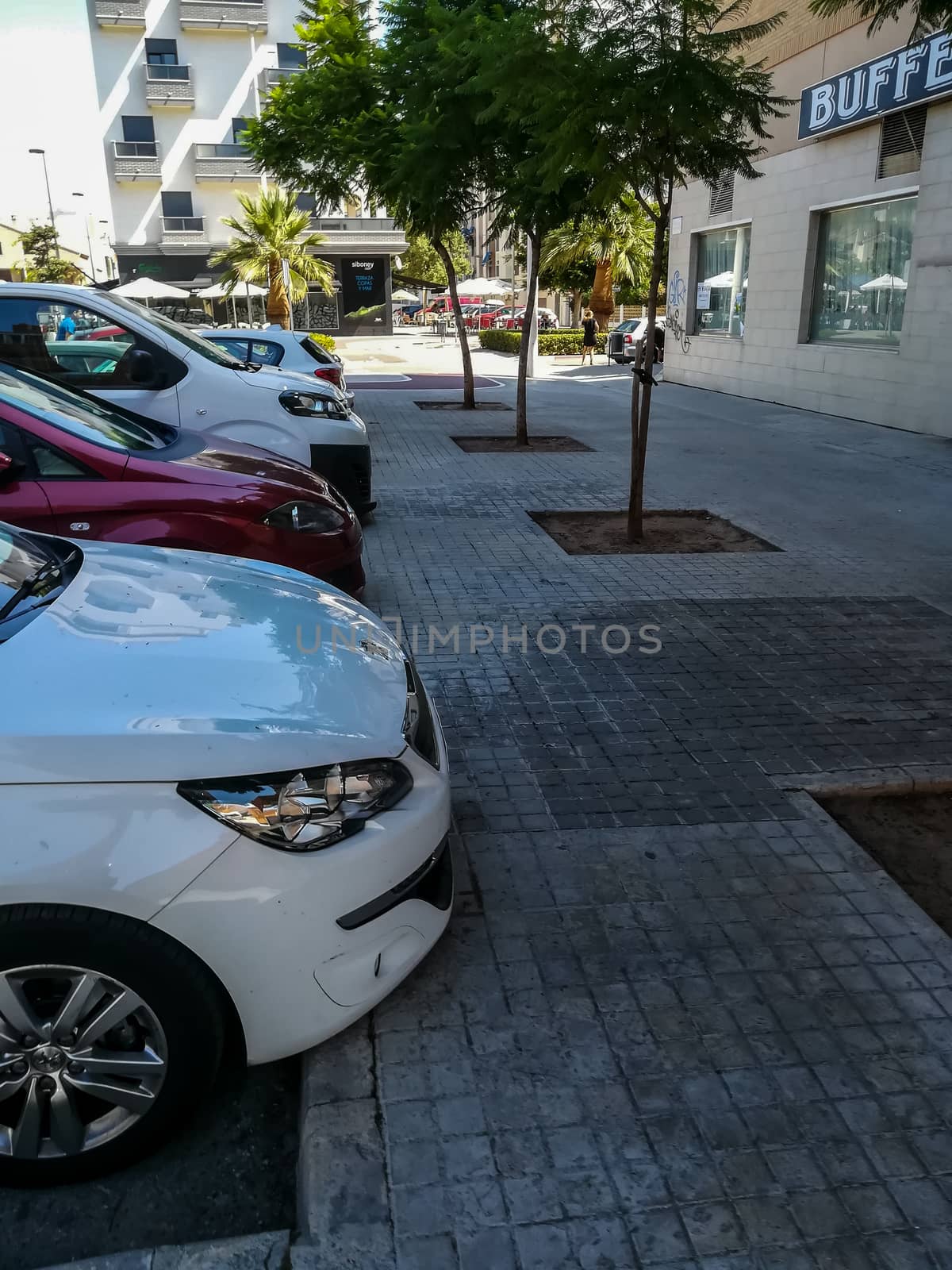 View of a sidewalk on a street in Puerto de Sagunto