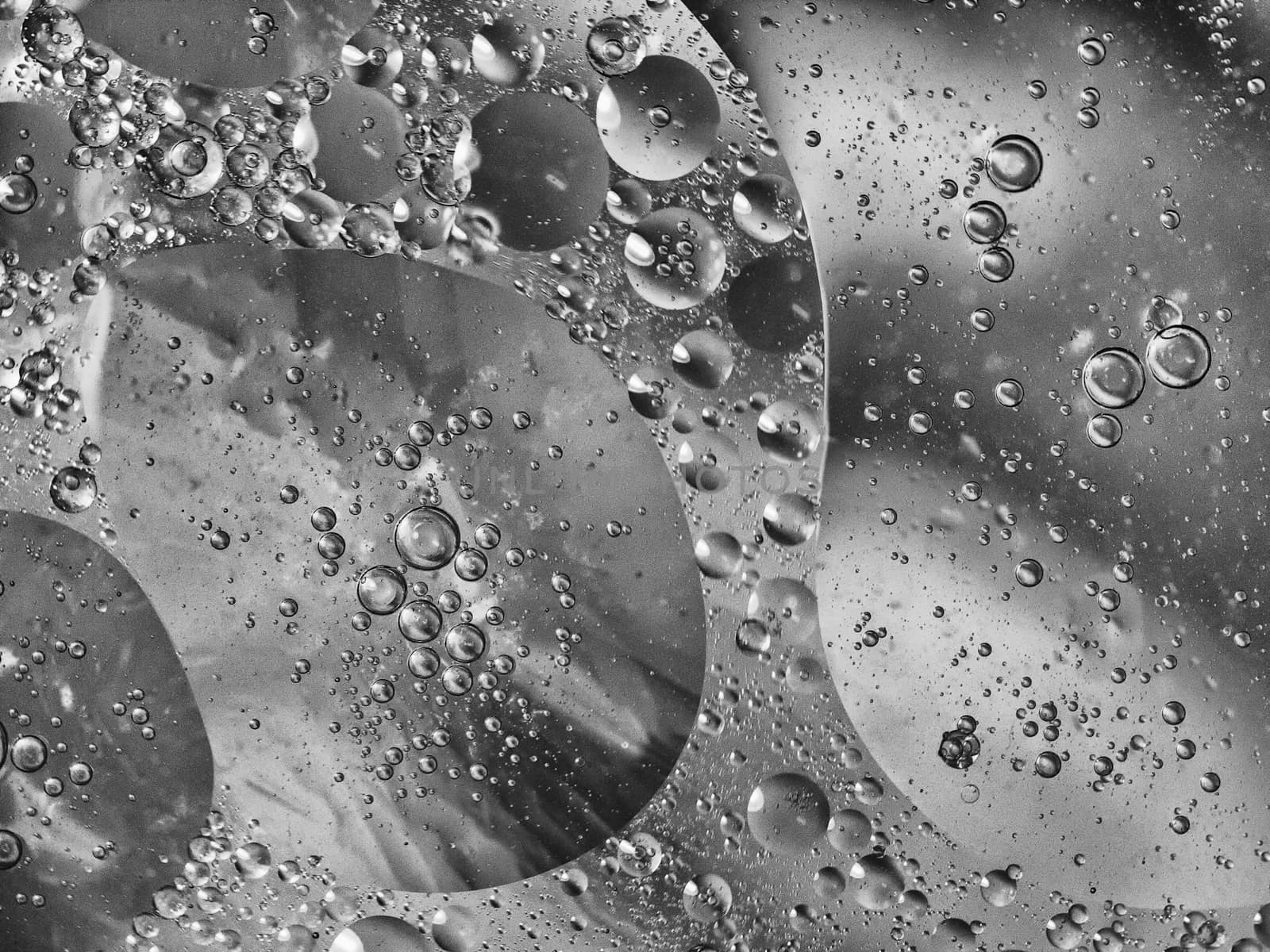 Metallic bubbles in oil by CharlieFloyd