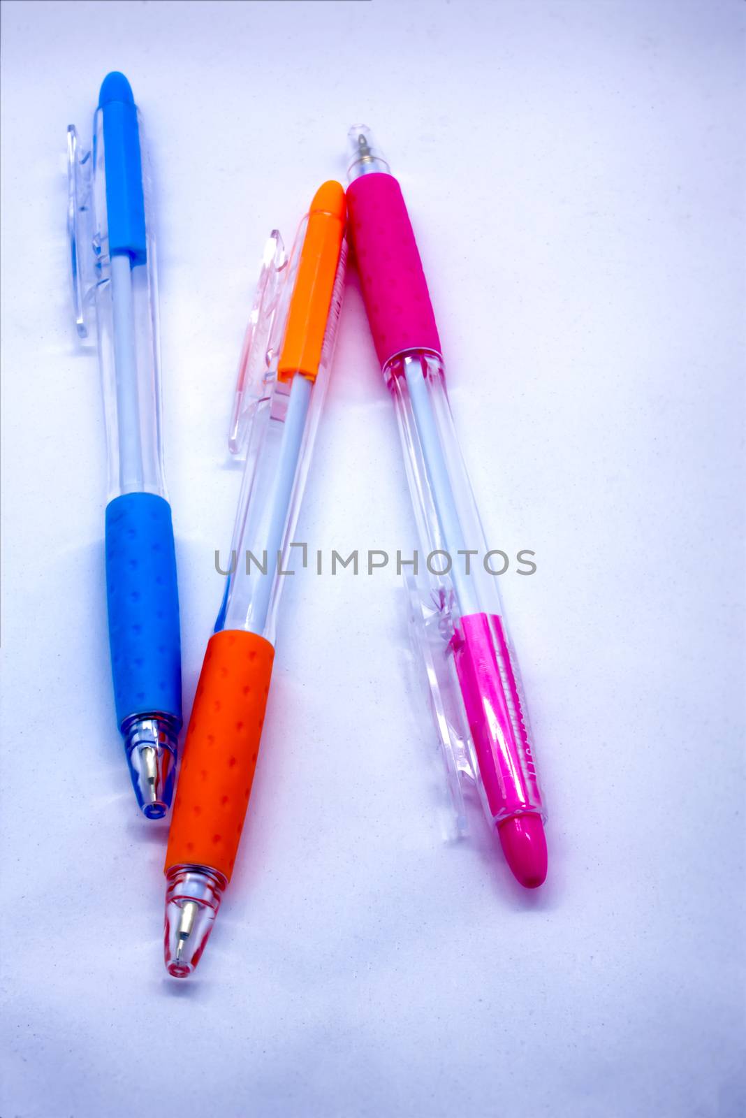 Low Cost Colorful Ballpoint Pens by seika_chujo