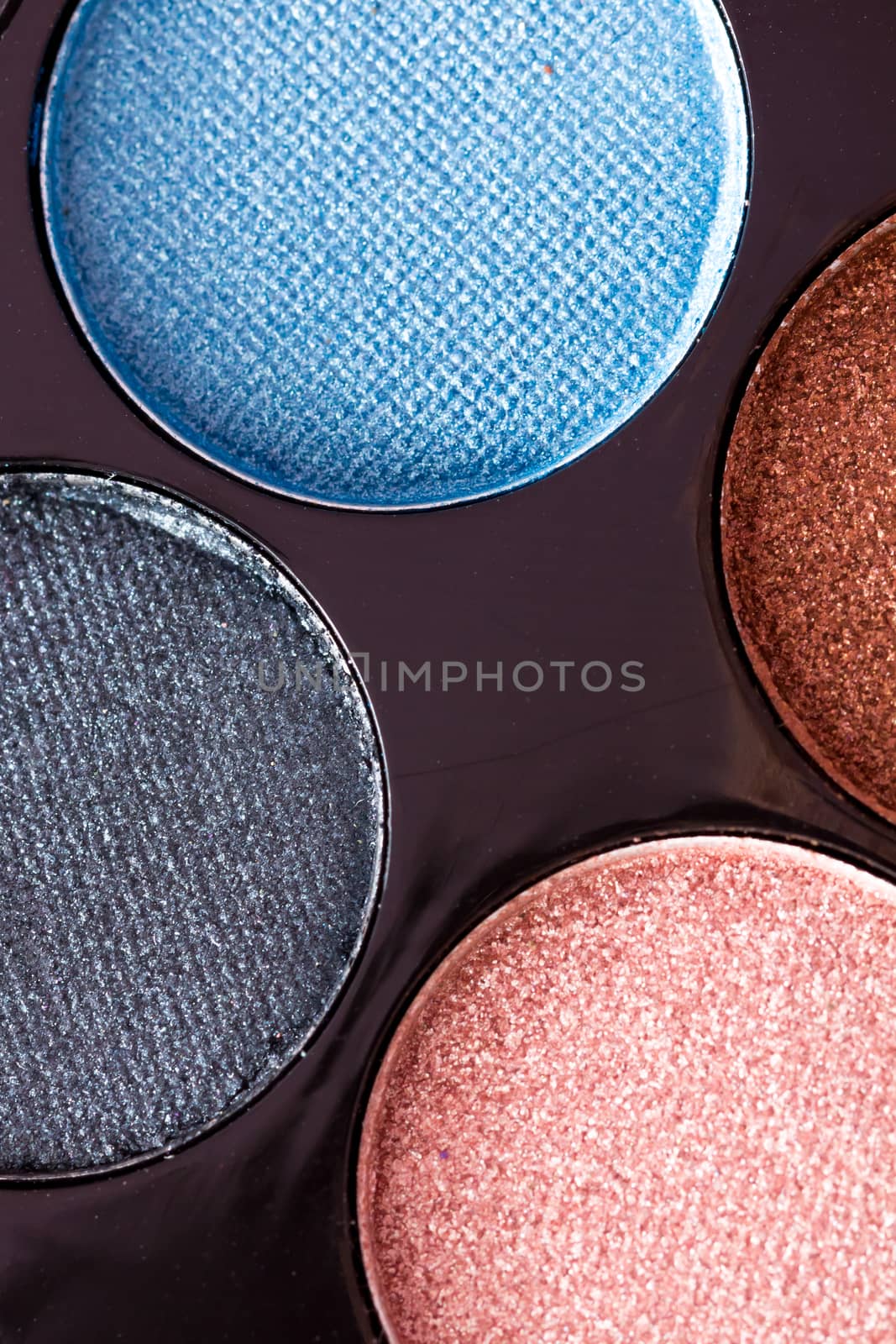 Mineral eye shadows in a palette, nice colors