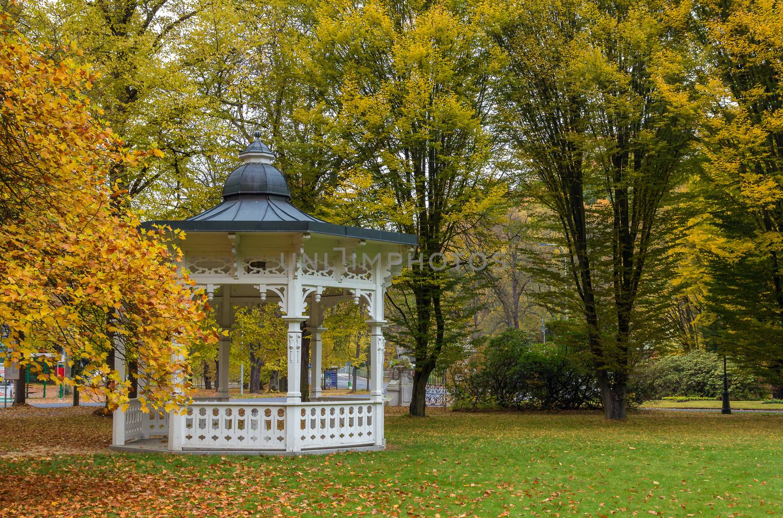 Arbour in park about parkhotel Richmond in Karlovy Vary