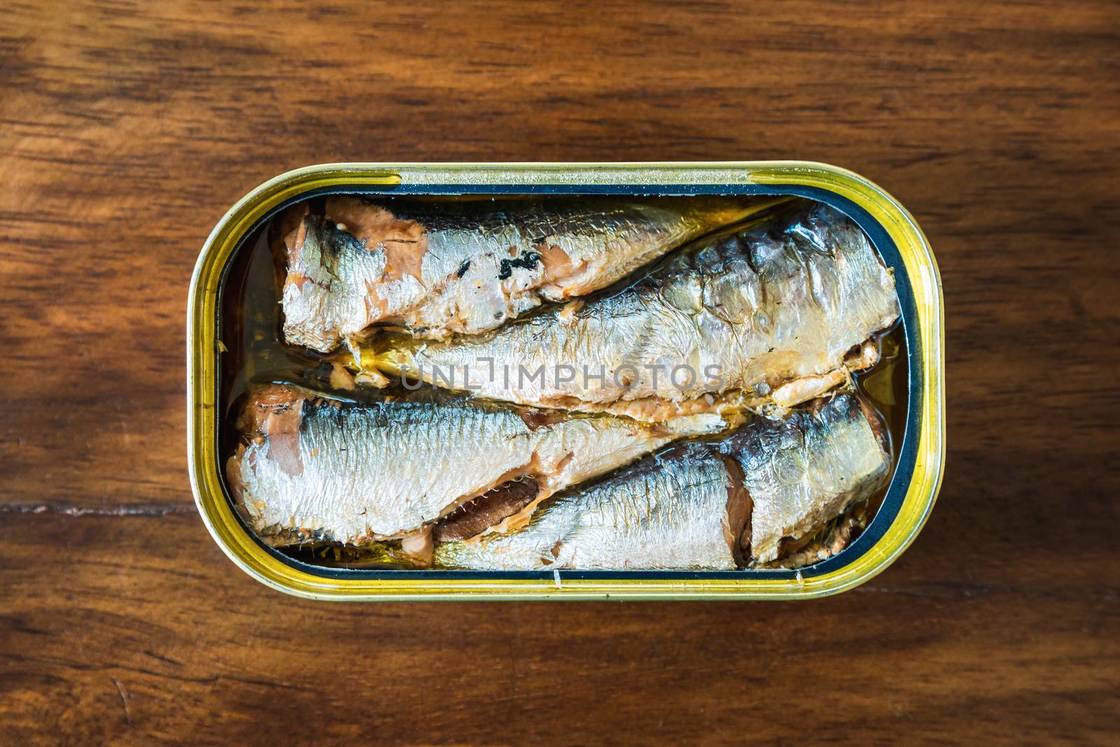 Canned sardines in olive oil by dutourdumonde