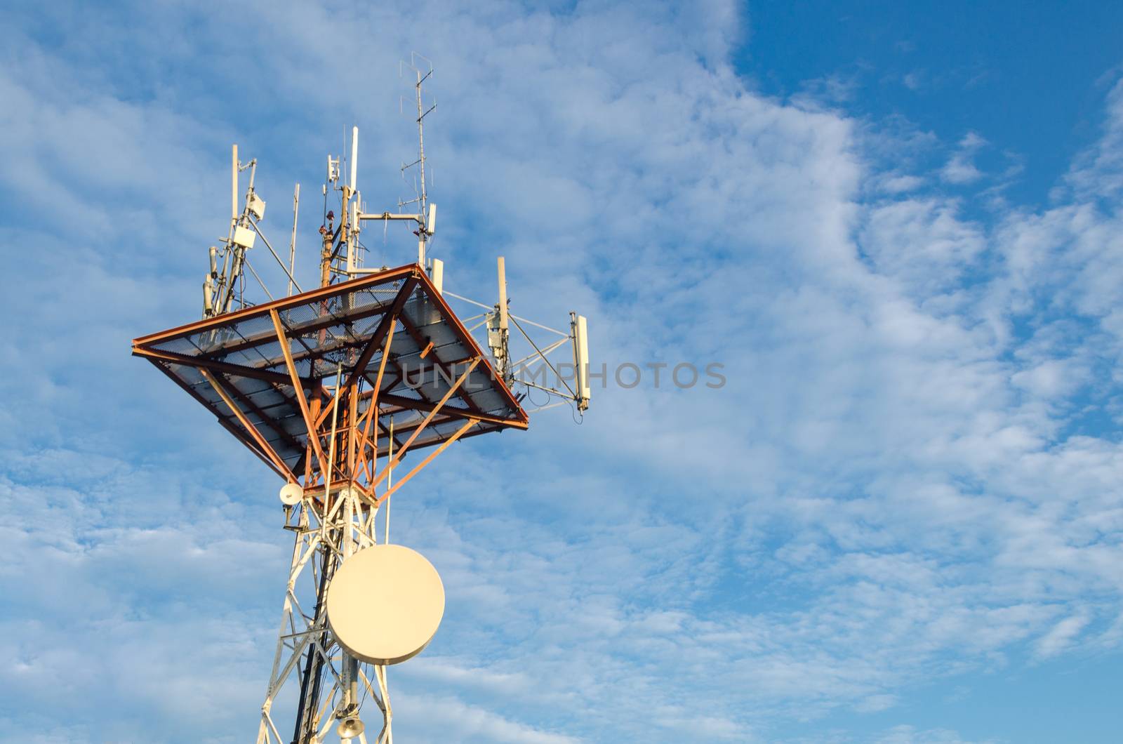 Telecommunication tower antenna In the clear sky