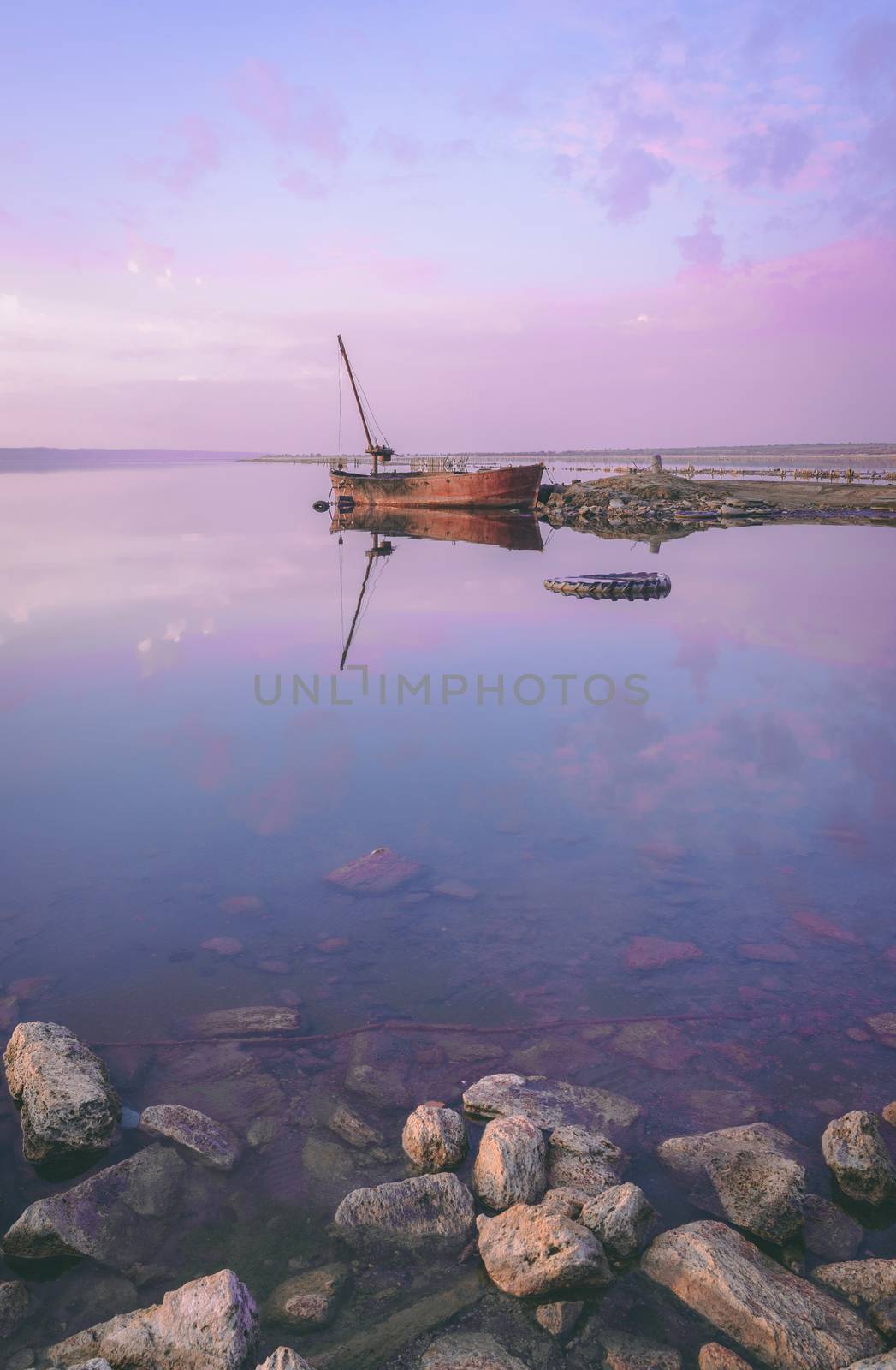 Panoramic view of the salt lake at sunset by Multipedia