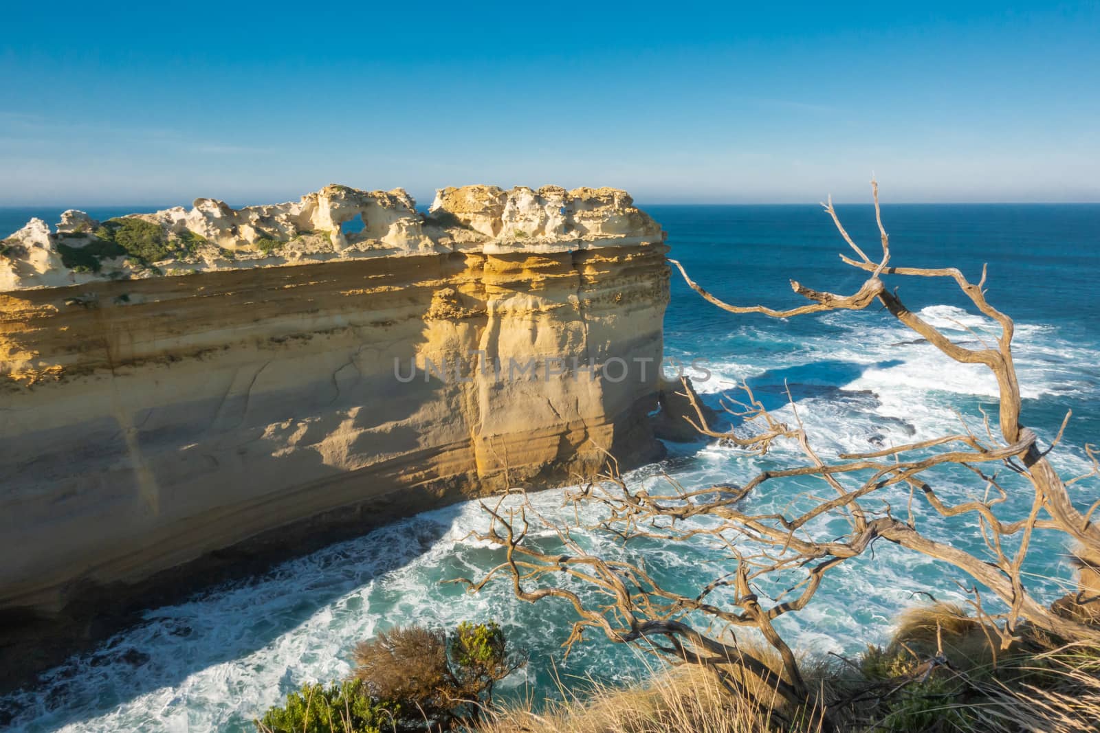 Razorback, Loch ard Gorge, Australia by anankkml