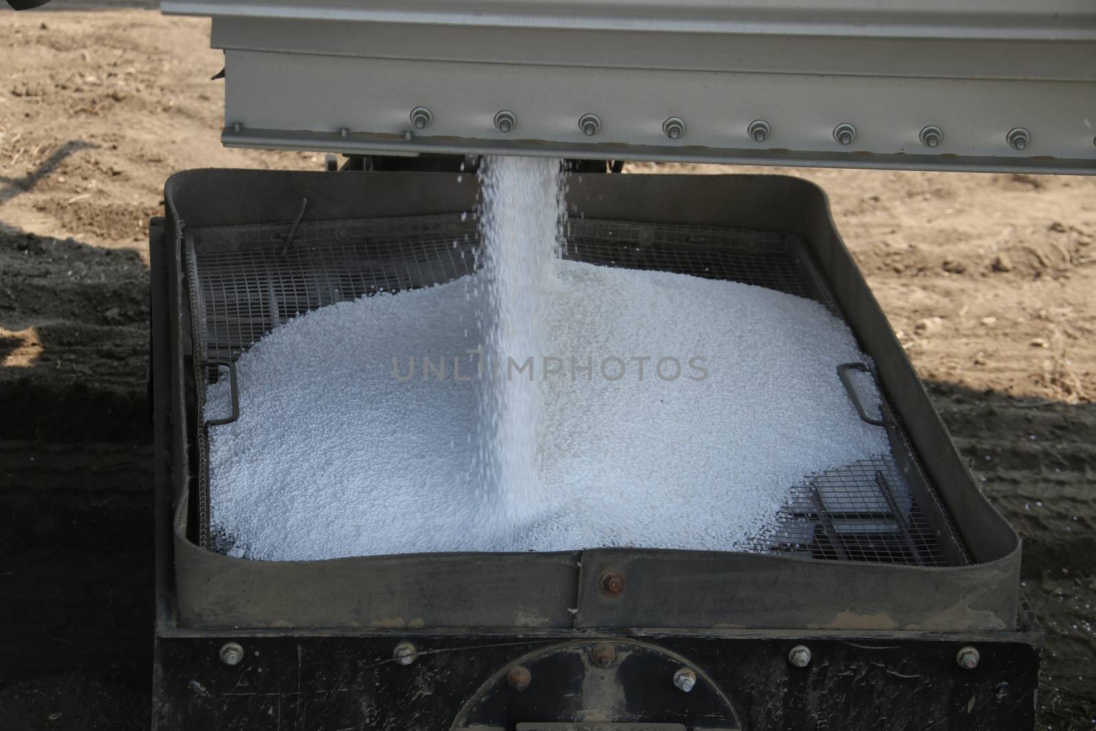 Seeding in Saskatchewan drought conditions Agriculture Fertilizer