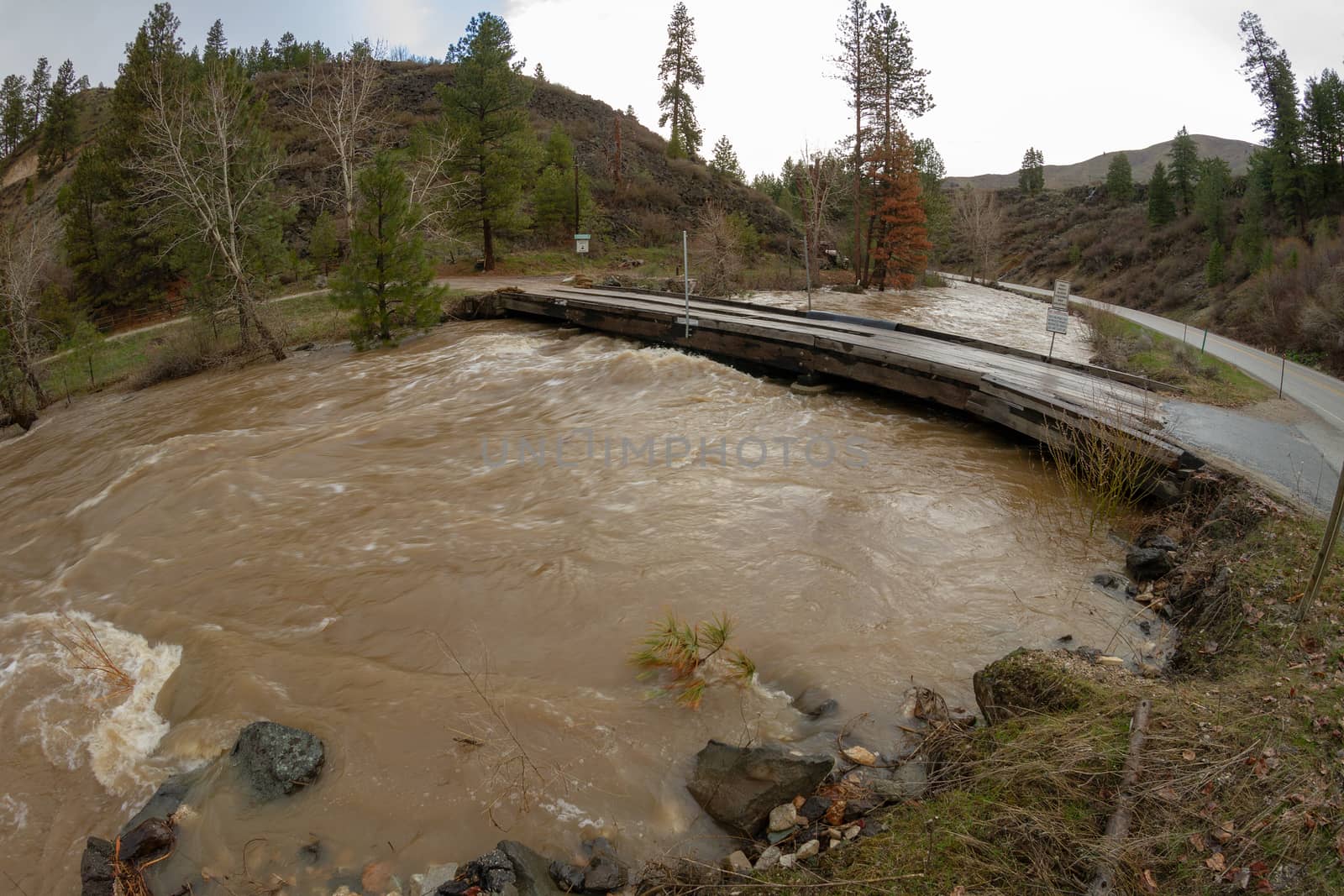 Bridge in idaho that is nearly flooded