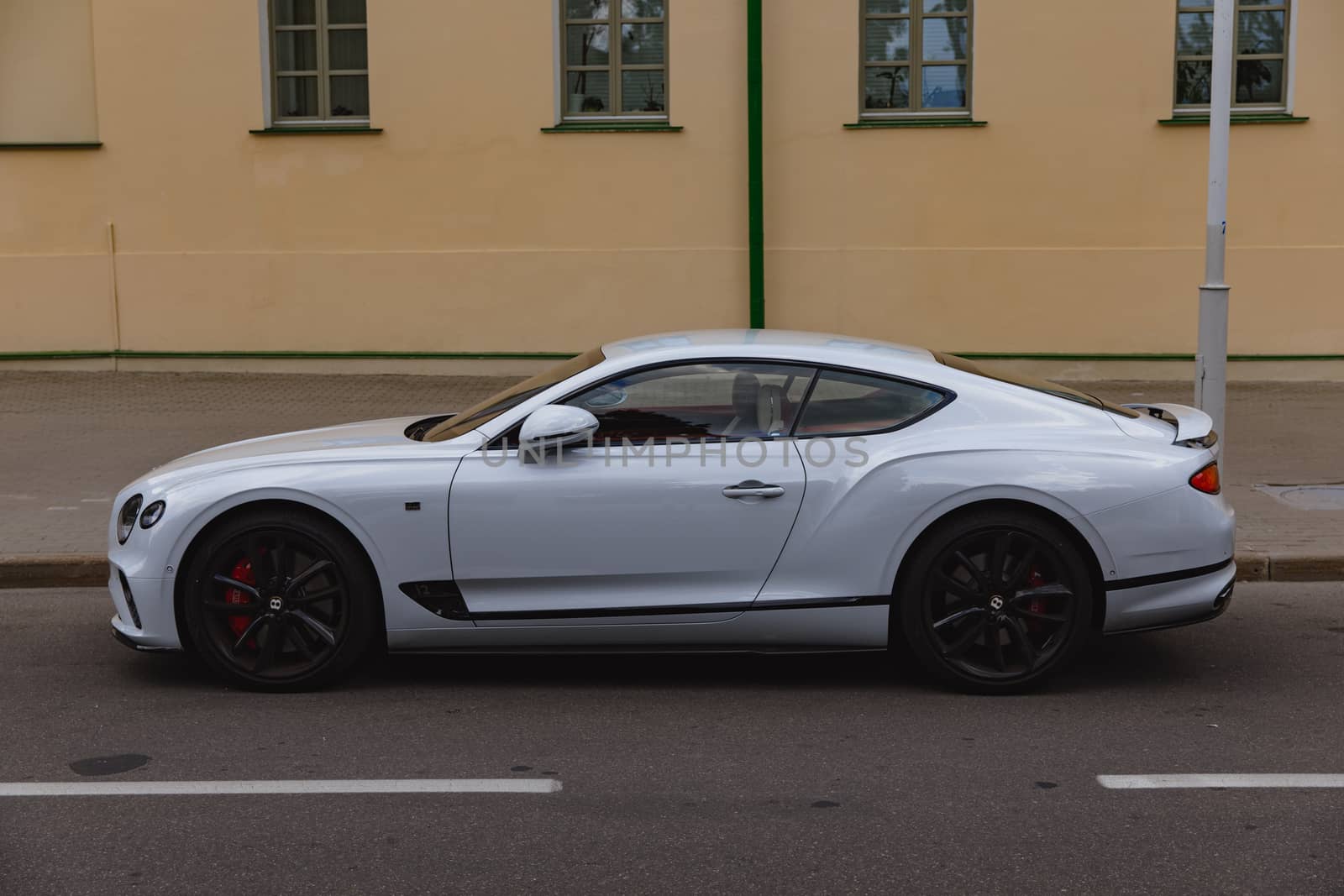 White brand new luxury sport cat Bentley Continental GT 2018 coupe by tema_rebel